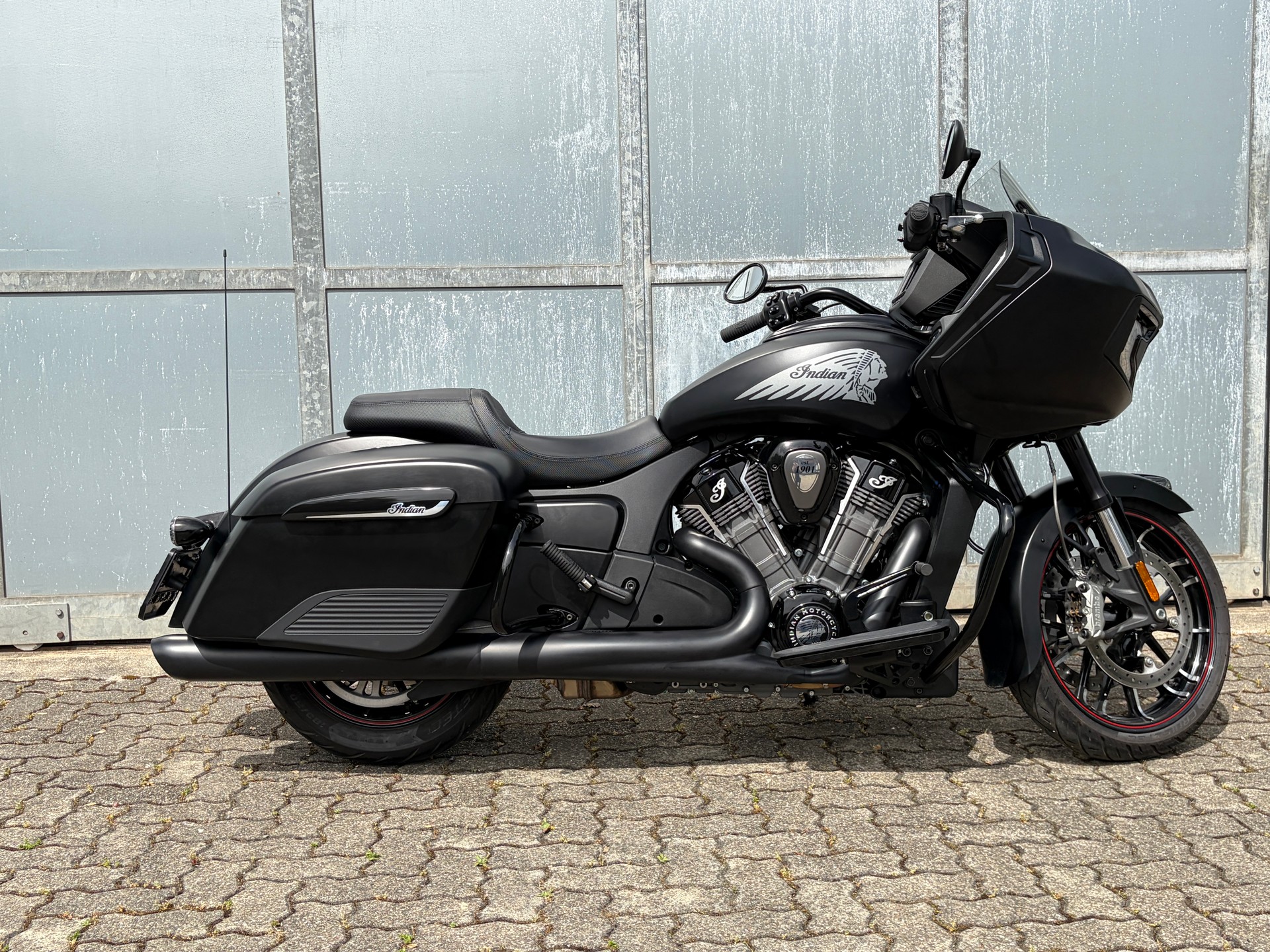 INDIAN Challenger Dark Horse-image-0