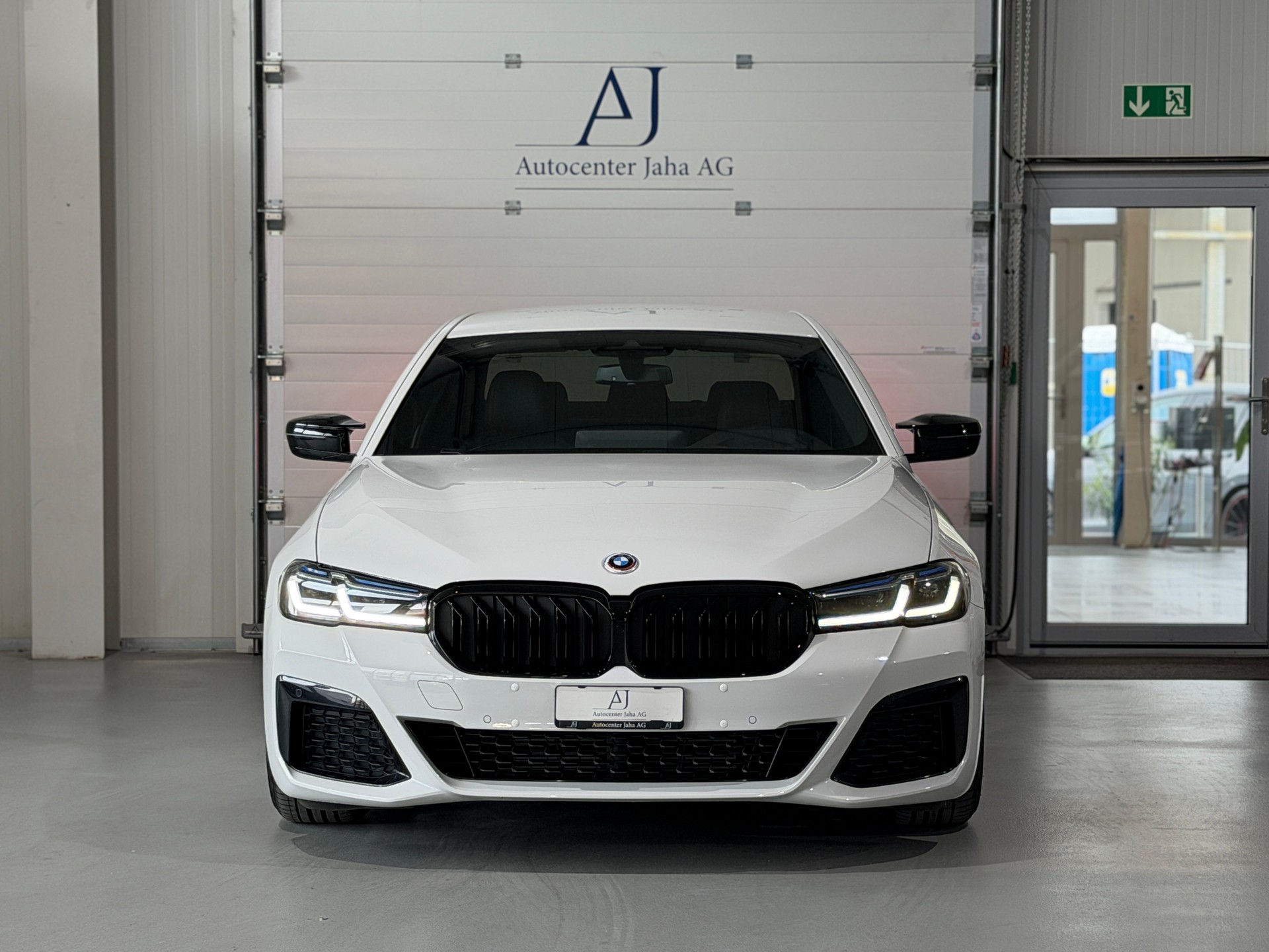 BMW 530d xDrive 48V M Sport Steptronic inkl. BMW Garantie-showroom-element-3