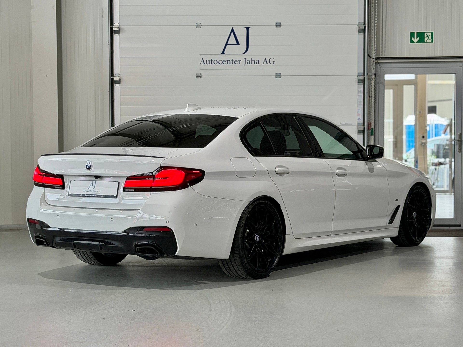 BMW 530d xDrive 48V M Sport Steptronic inkl. BMW Garantie-image-6