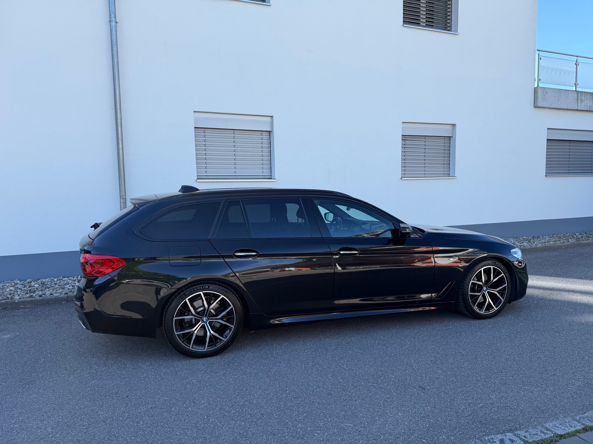 BMW 520d xDrive Touring Steptronic-image-4