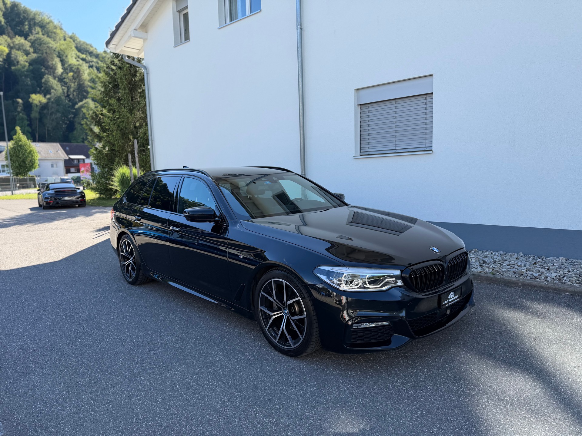 BMW 520d xDrive Touring Steptronic-showroom-element-2