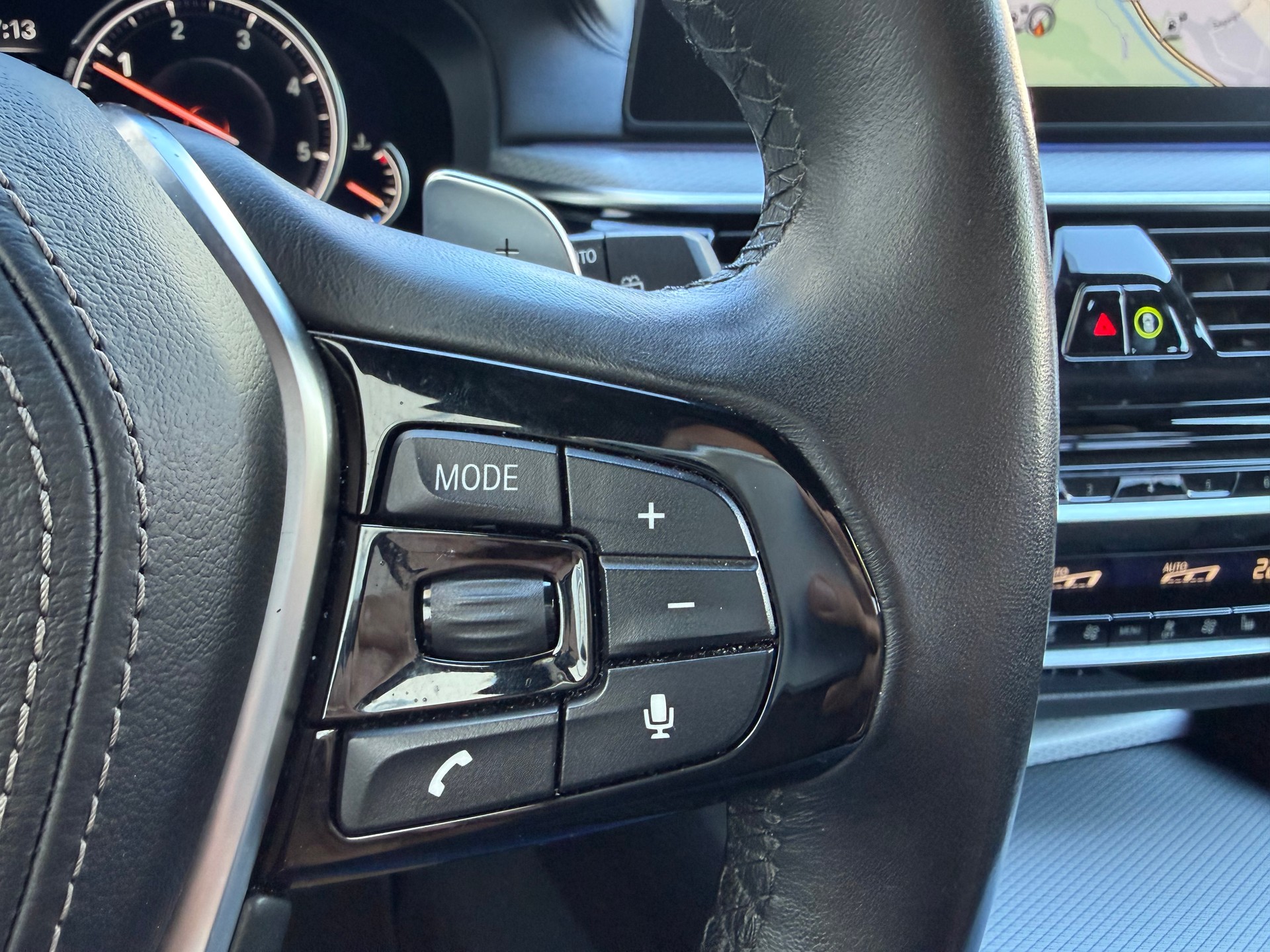 BMW 520d xDrive Touring Steptronic-image-21