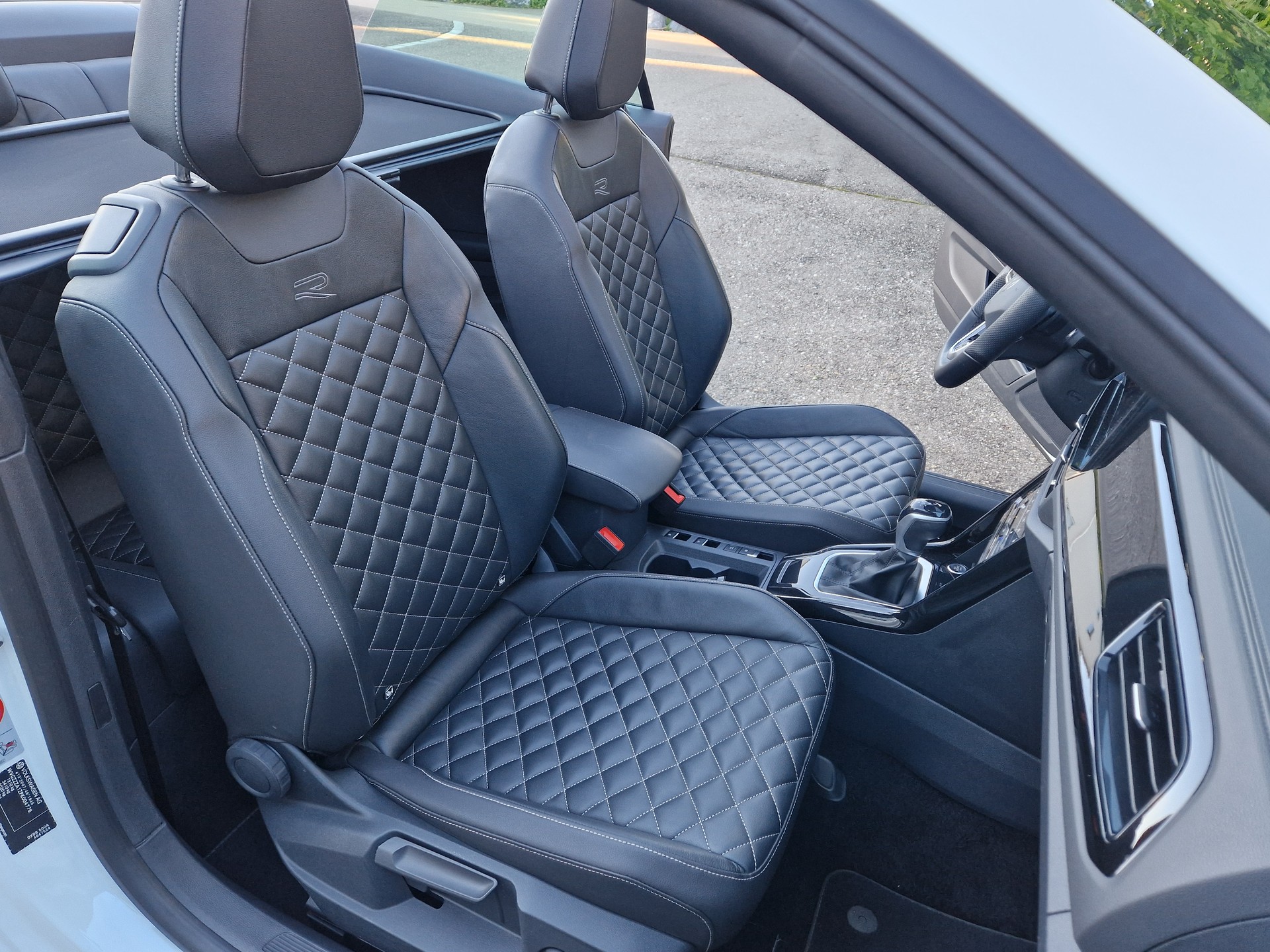 VW T-Roc Cabriolet 1.5 TSI EVO R-Line DSG-image-10