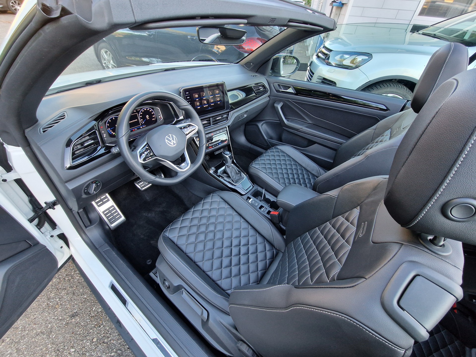 VW T-Roc Cabriolet 1.5 TSI EVO R-Line DSG-image-7