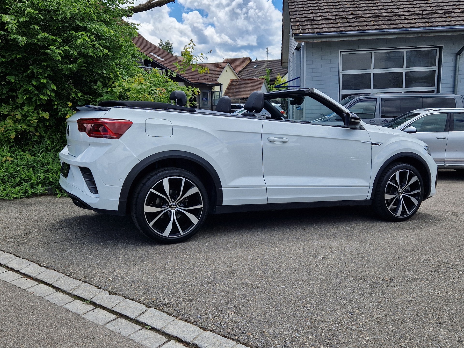VW T-Roc Cabriolet 1.5 TSI EVO R-Line DSG-image-2