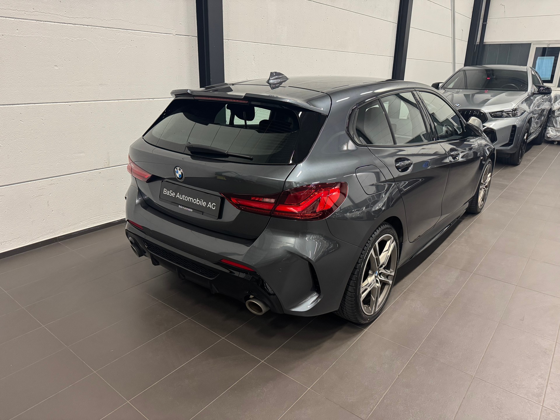 BMW M135i xDrive Steptronic-image-12