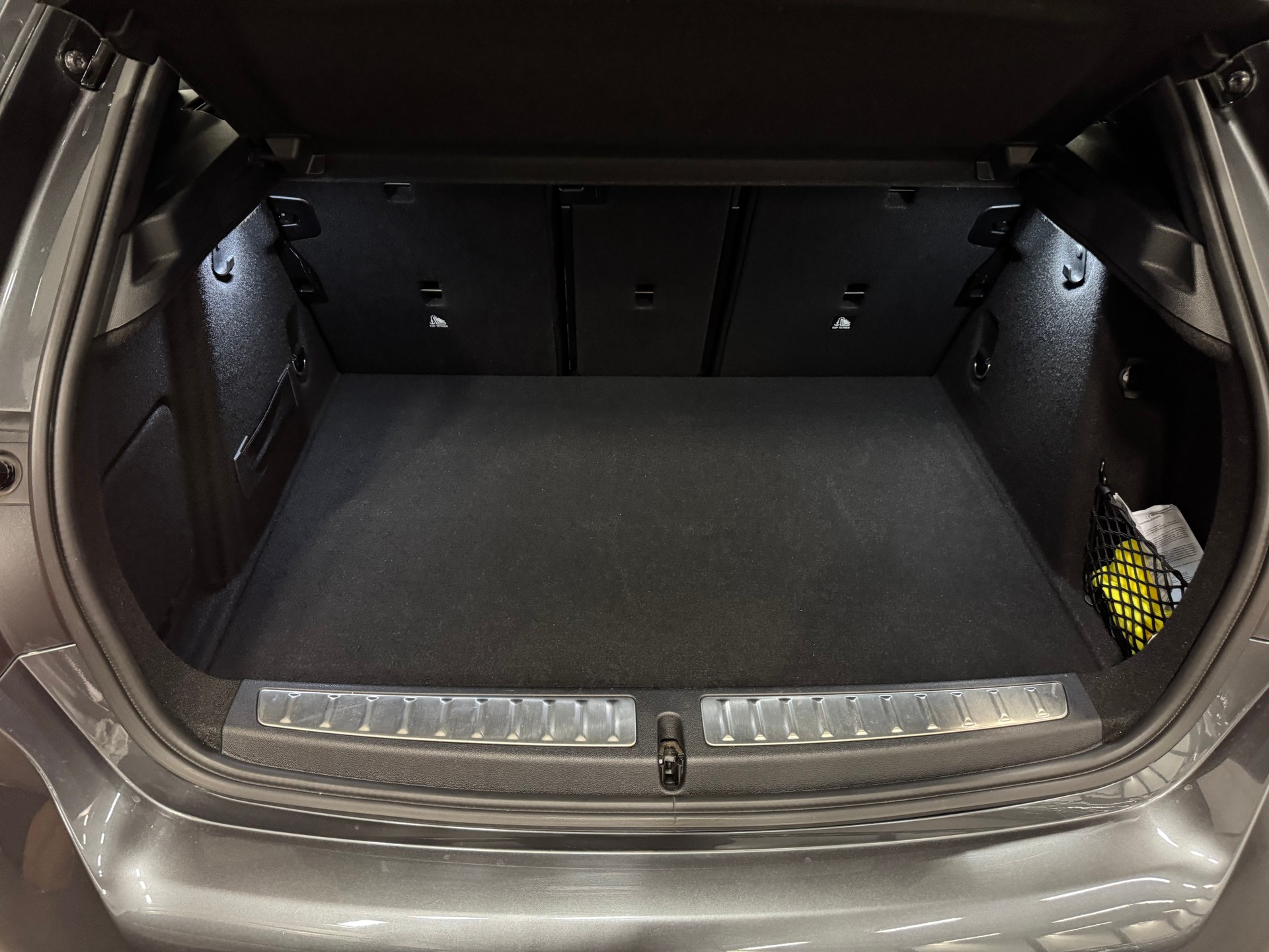 BMW M135i xDrive Steptronic-image-23