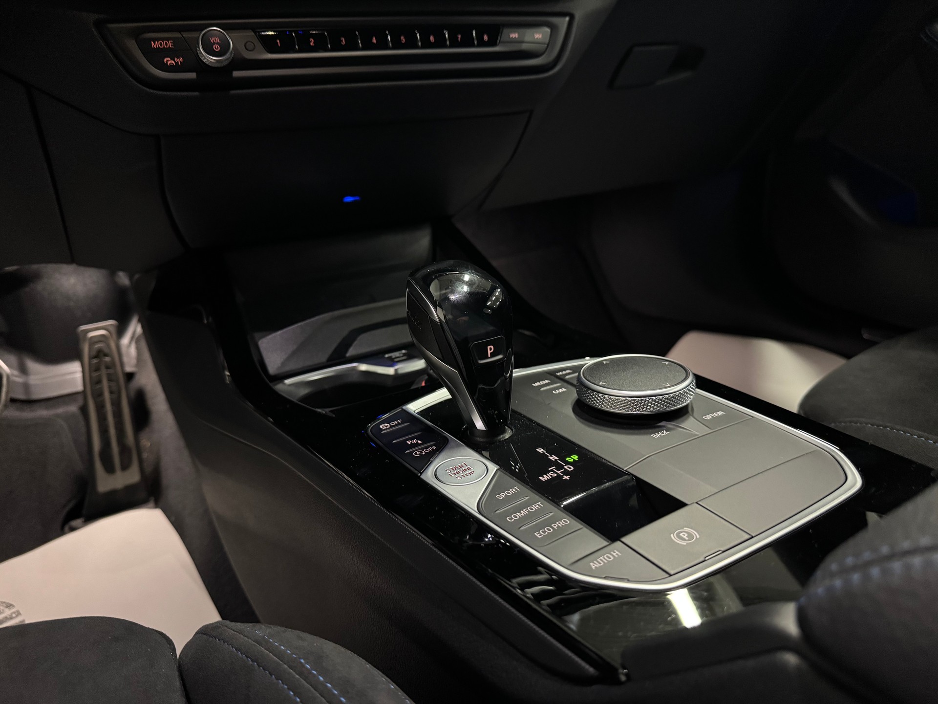 BMW M135i xDrive Steptronic-image-26