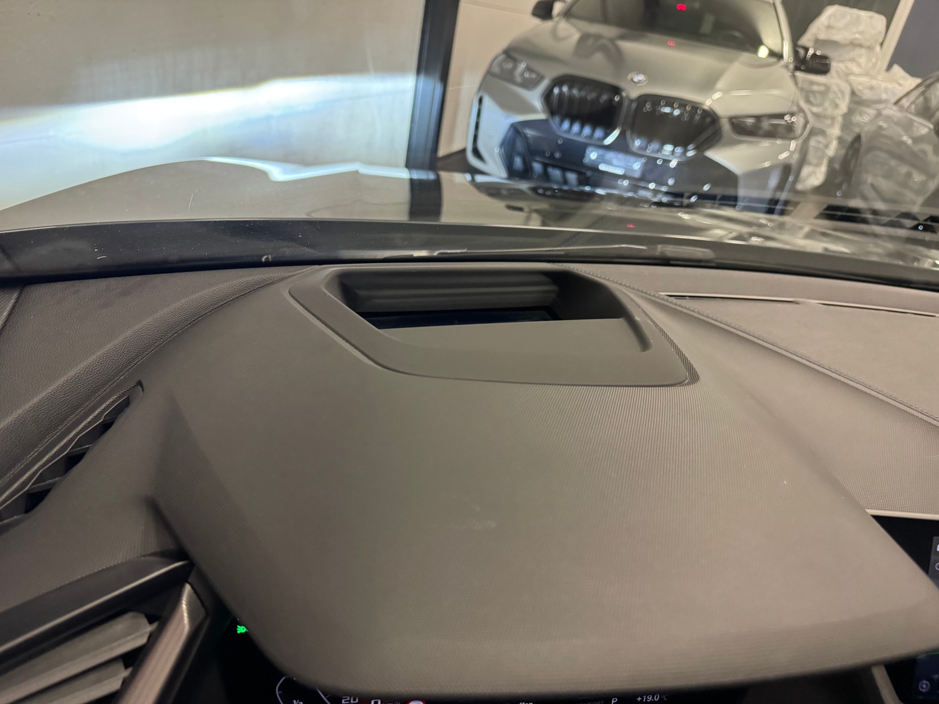 BMW M135i xDrive Steptronic-image-28