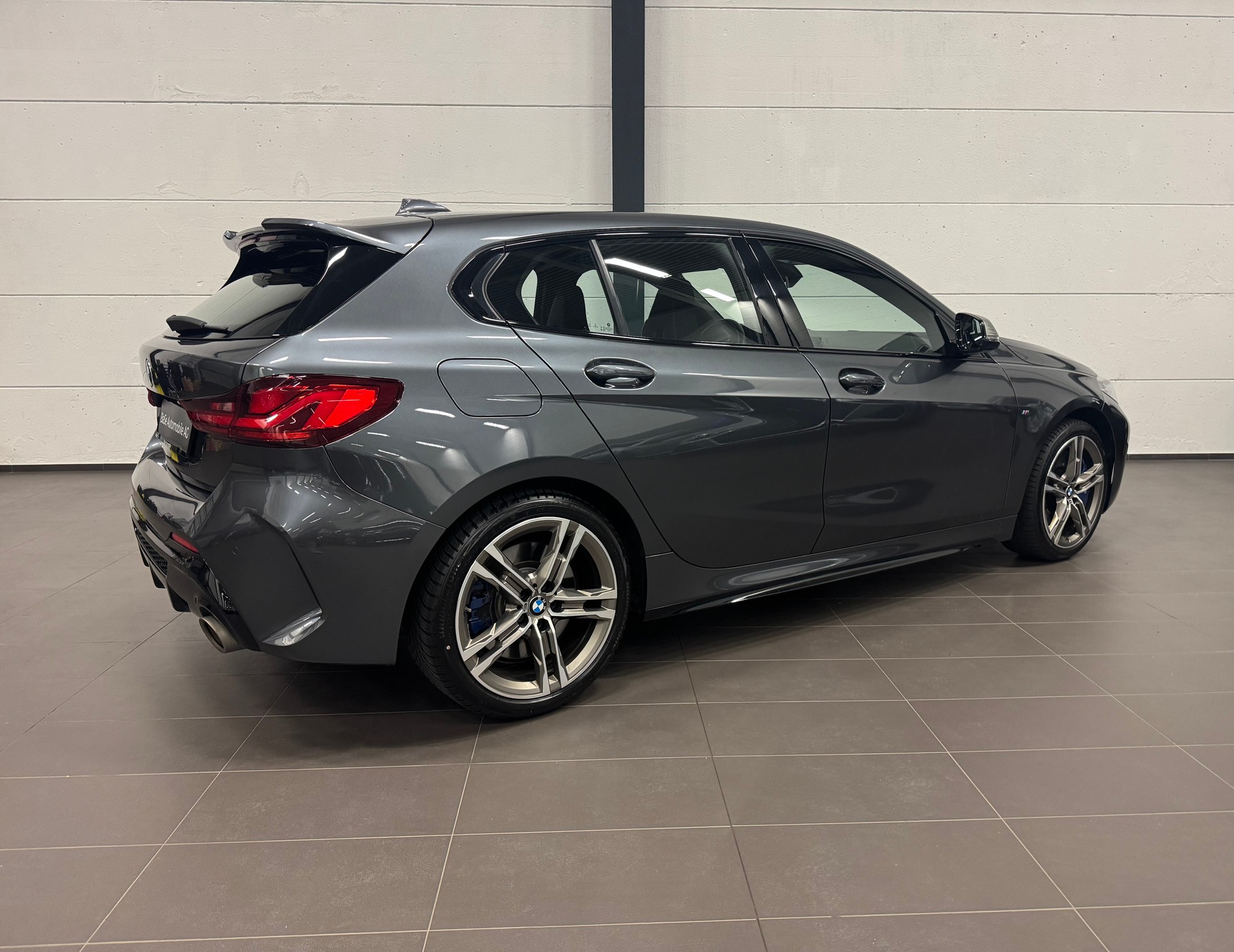 BMW M135i xDrive Steptronic-image-10