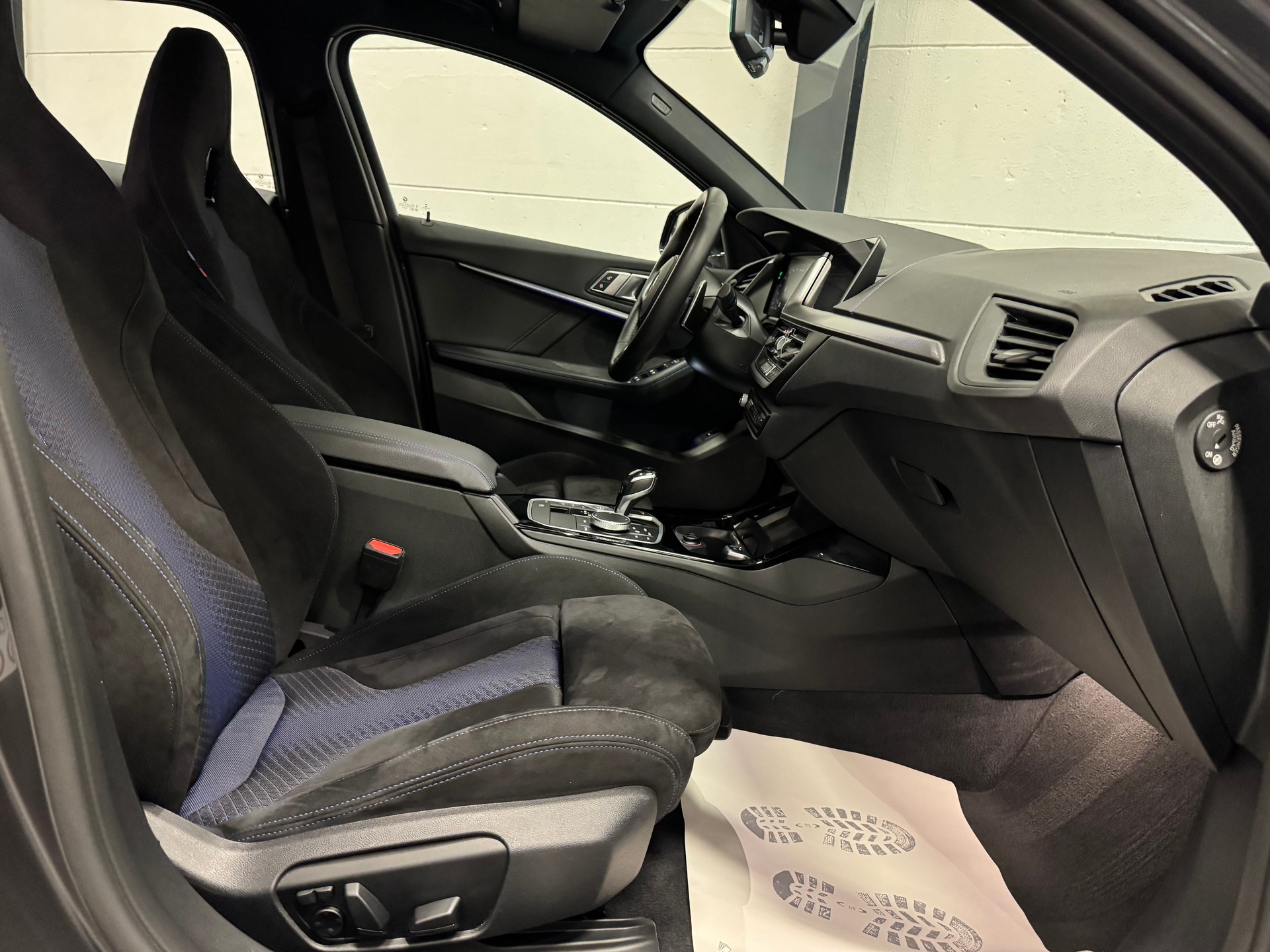 BMW M135i xDrive Steptronic-image-20