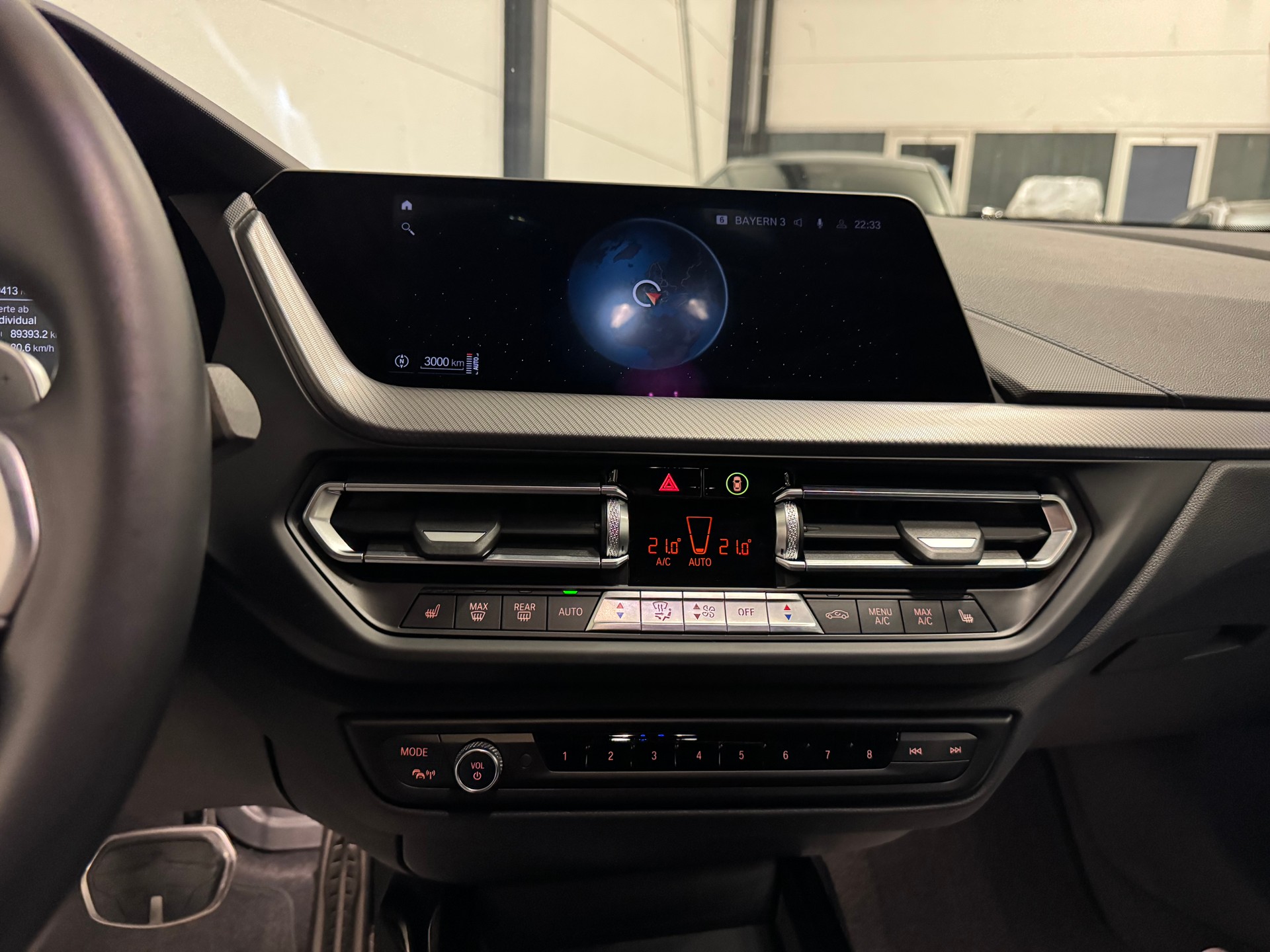 BMW M135i xDrive Steptronic-image-25