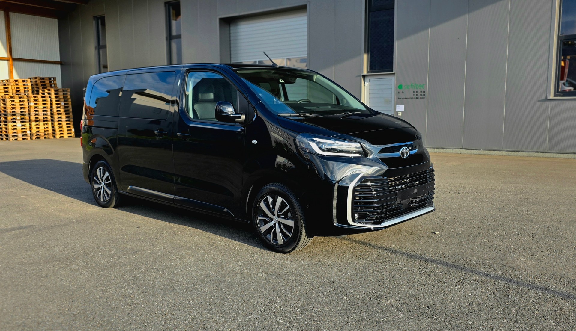 TOYOTA Proace Verso 2.0 D-4D L1 ** EXCLUSIVE ** Panorama ** ACC ** Standheizung **