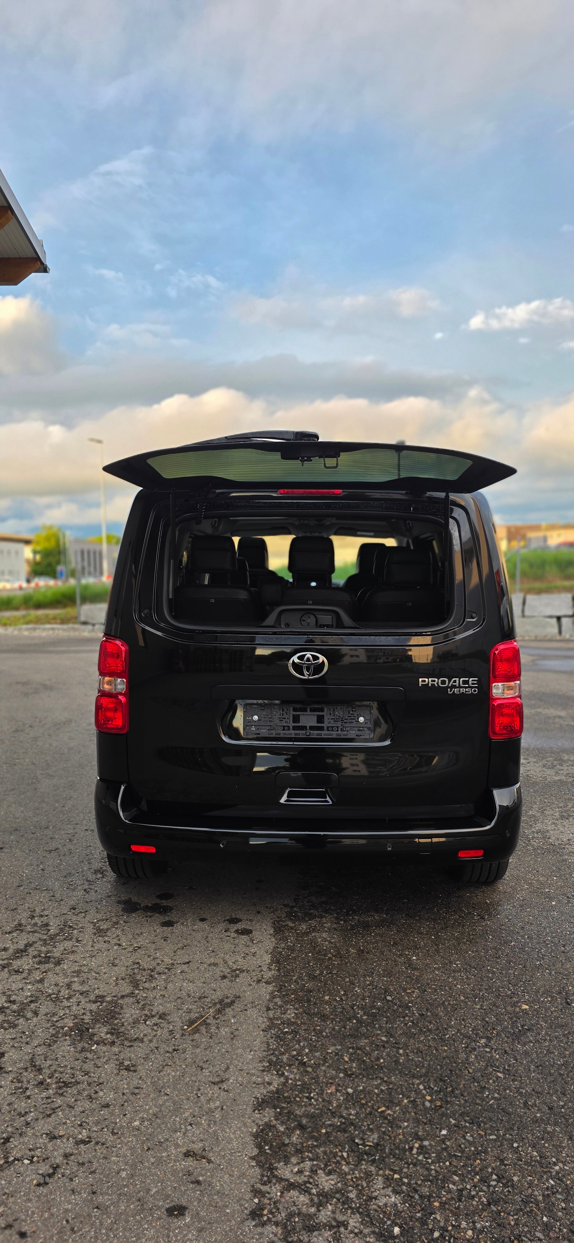 TOYOTA Proace Verso 2.0 D-4D L1 ** EXCLUSIVE ** Panorama ** ACC ** Standheizung **-image-4