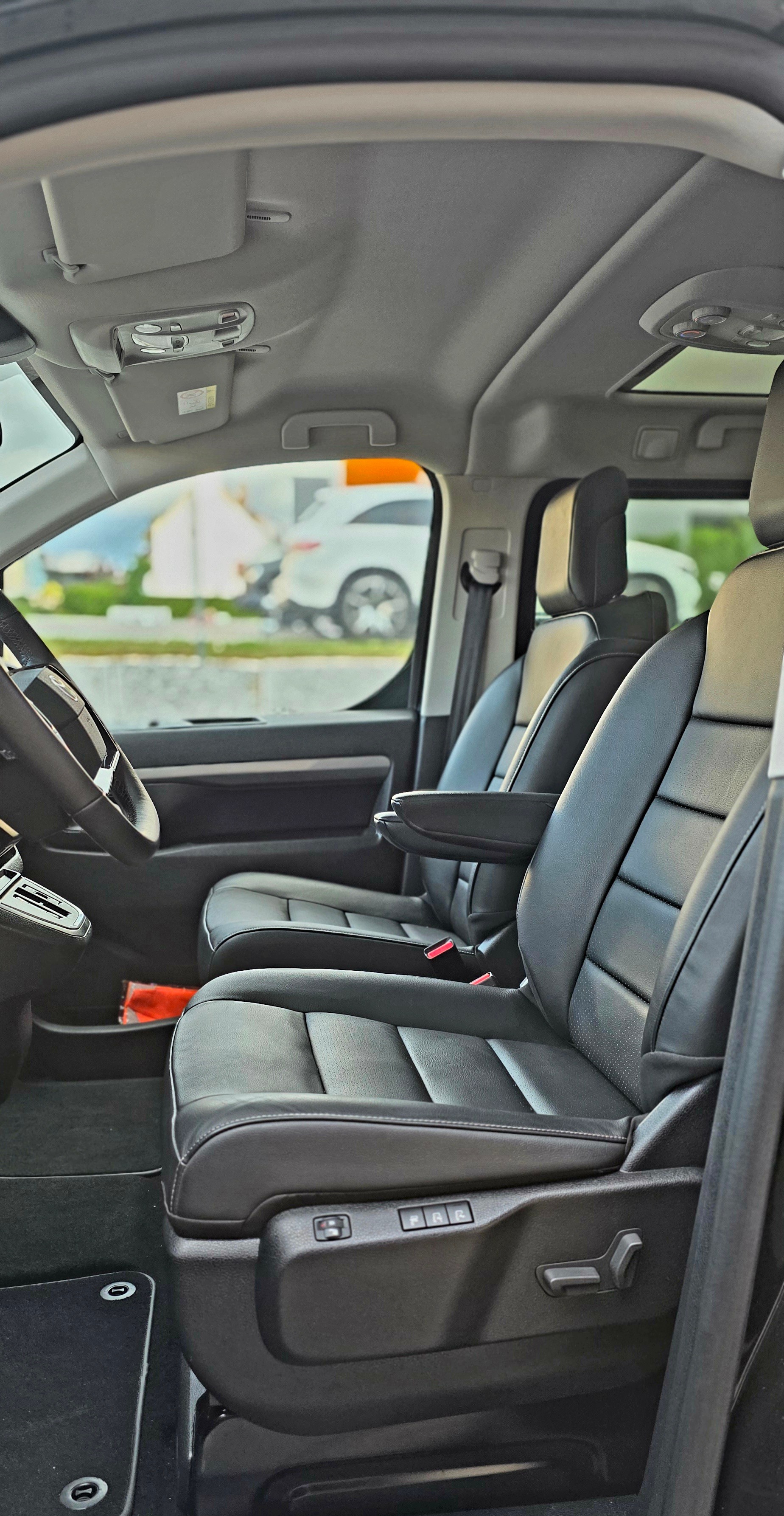 TOYOTA Proace Verso 2.0 D-4D L1 ** EXCLUSIVE ** Panorama ** ACC ** Standheizung **-image-10