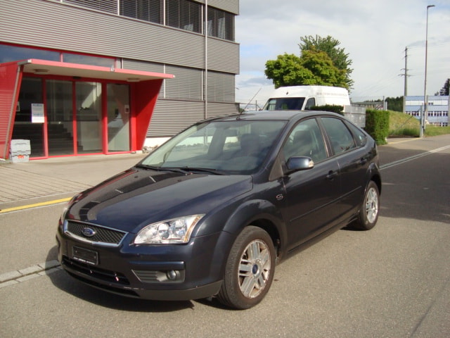 FORD Focus 2.0i Ghia