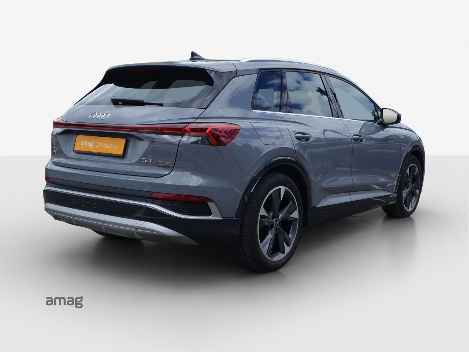 AUDI Q4 e-tron 50 quattro-image-4