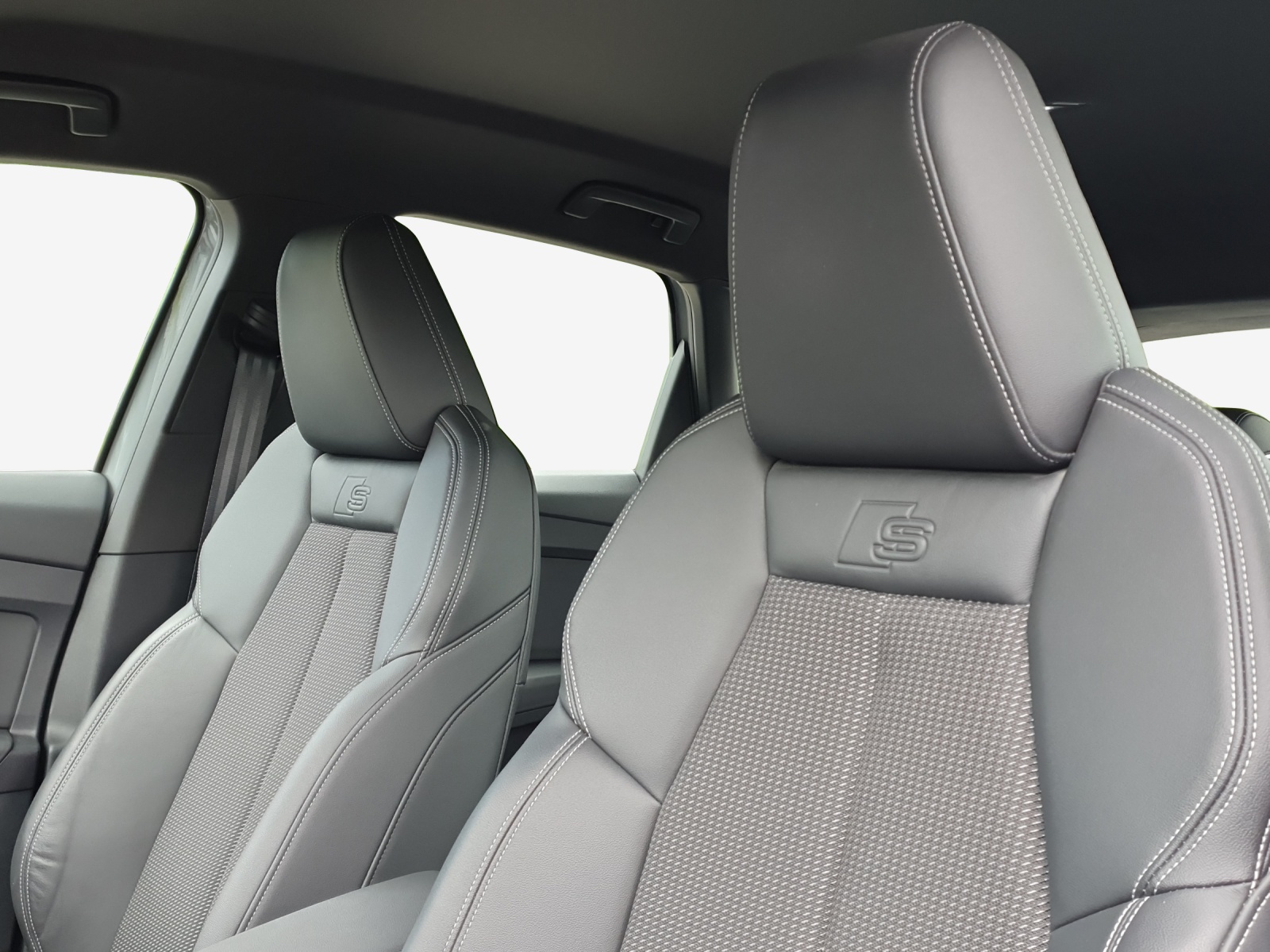 AUDI Q4 e-tron 50 quattro-image-15