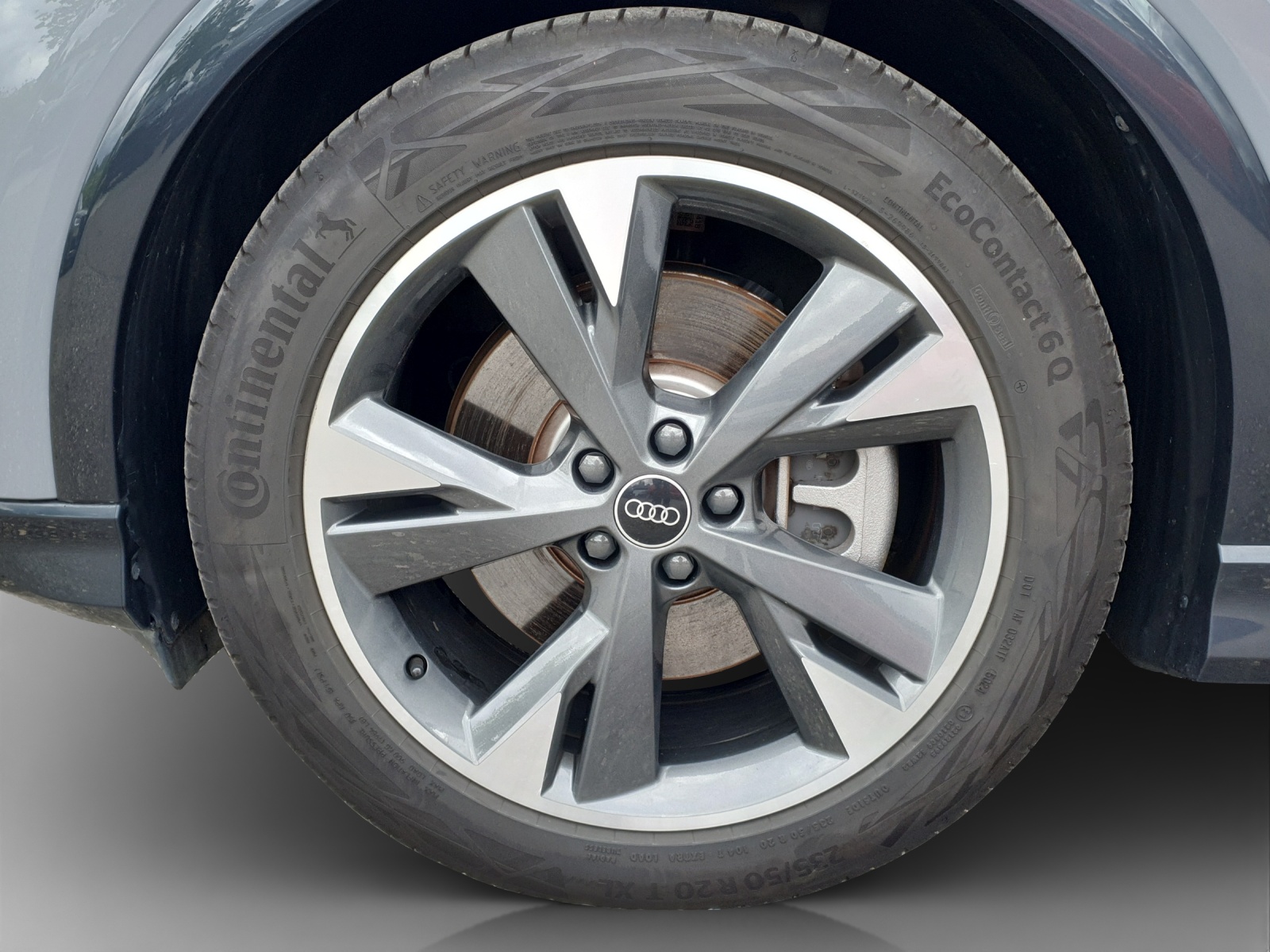 AUDI Q4 e-tron 50 quattro-image-13