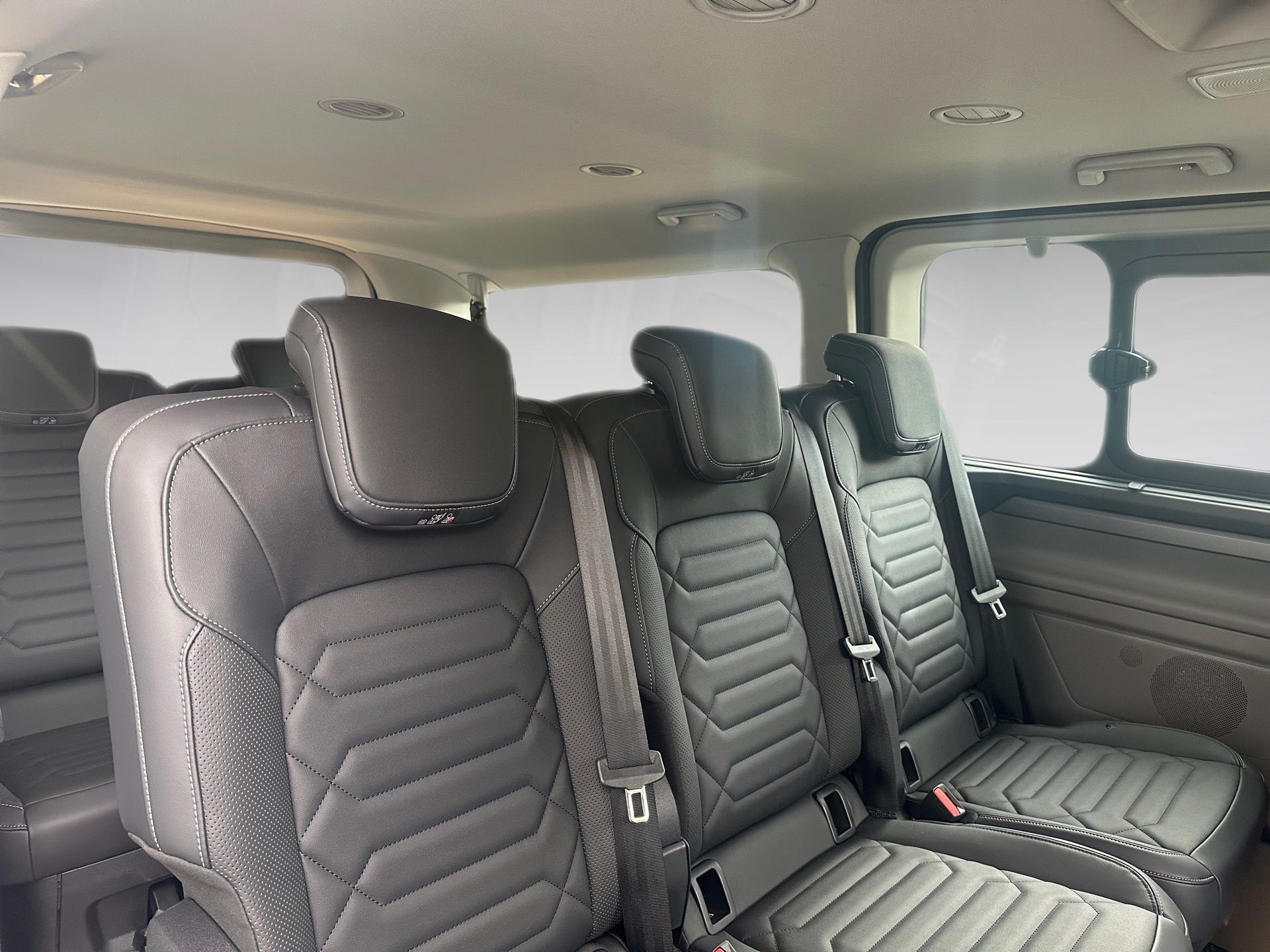 FORD Tourneo Bus 320 L2H1 Titanium Automat 4x4-image-12