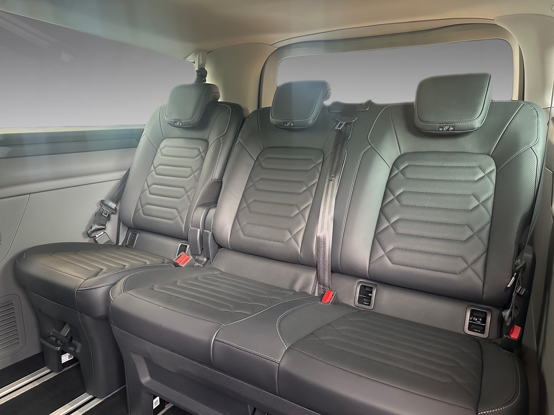 FORD Tourneo Bus 320 L2H1 Titanium Automat 4x4-image-13