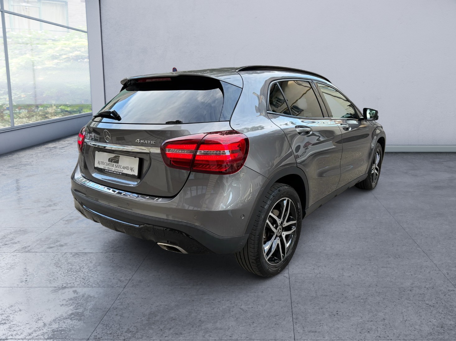 MERCEDES-BENZ GLA 220 Urban 4Matic 7G-DCT-image-5