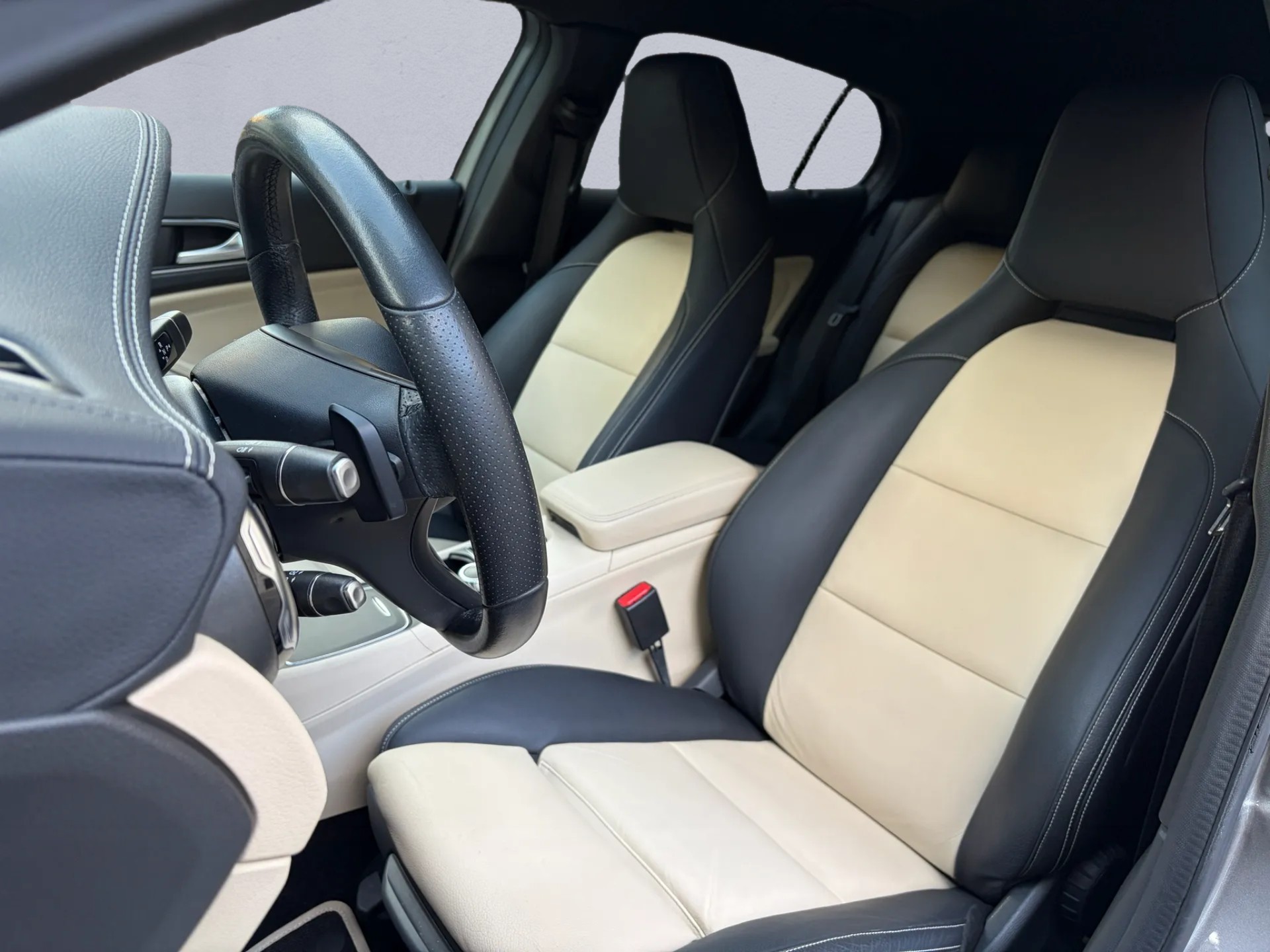 MERCEDES-BENZ GLA 220 Urban 4Matic 7G-DCT-image-8