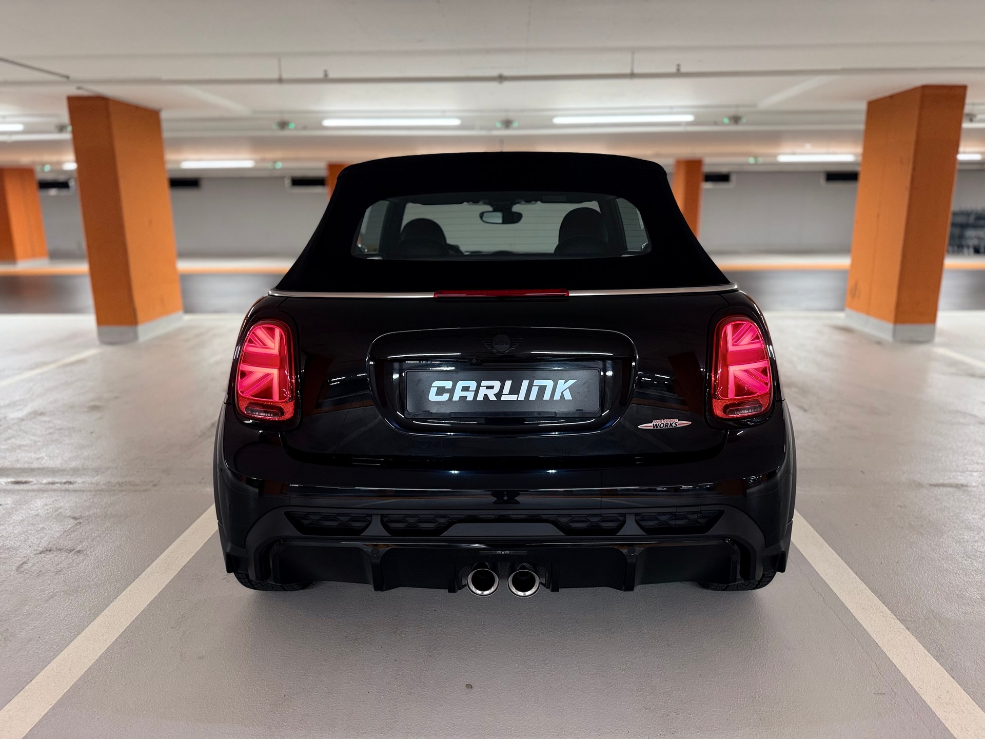 MINI Cooper John Cooper Works Cabriolet Steptronic-image-6