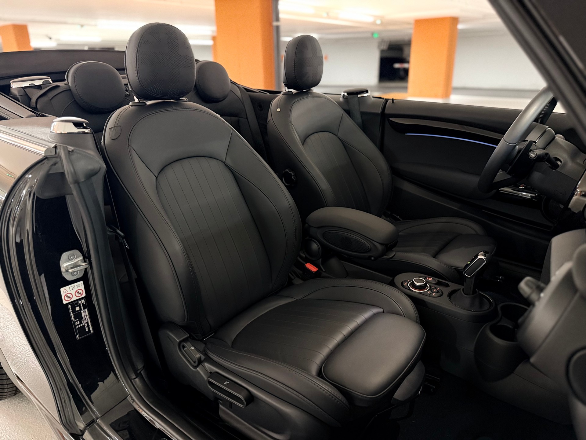 MINI Cooper John Cooper Works Cabriolet Steptronic-image-14