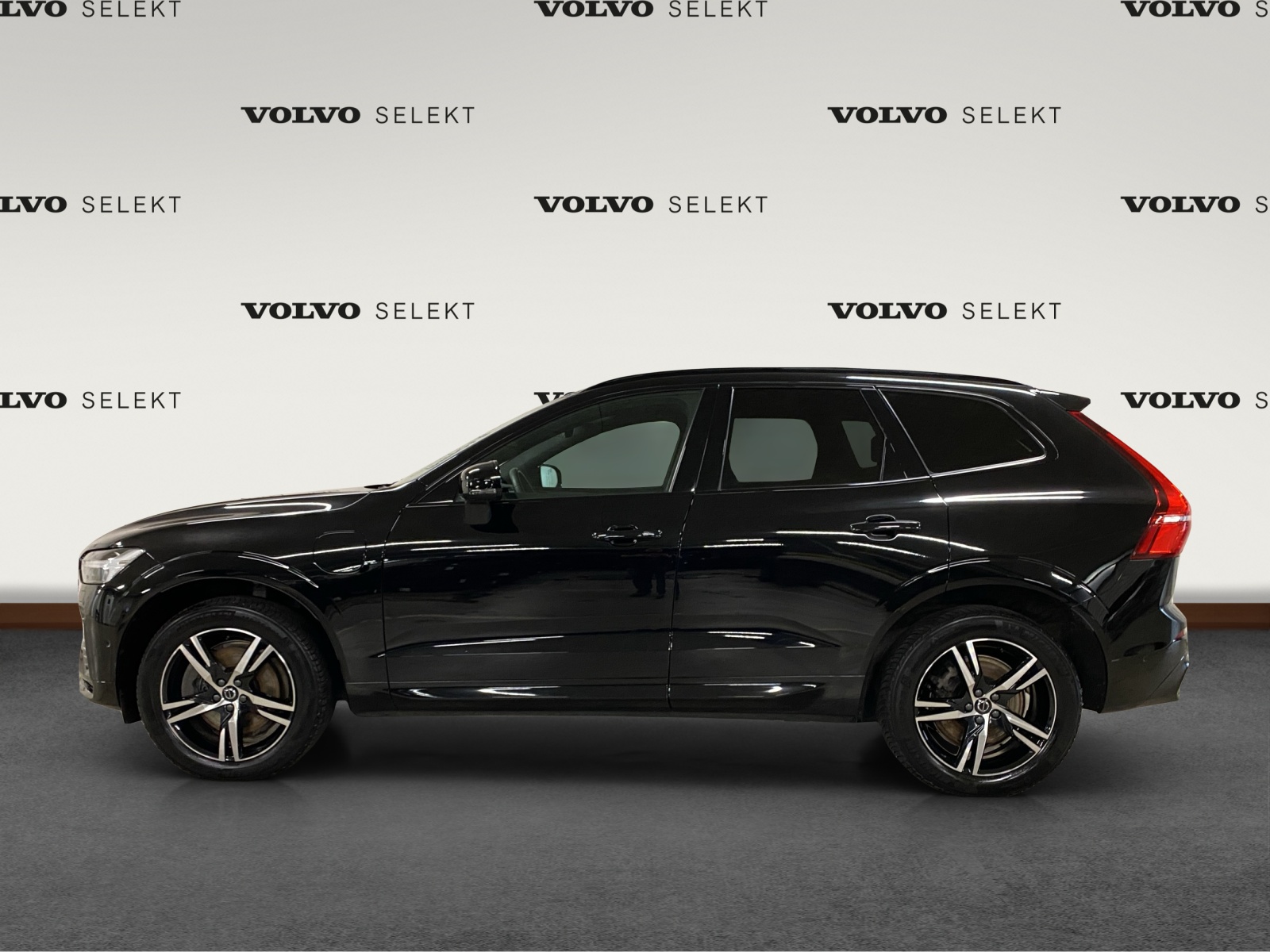 VOLVO XC60 2.0 T6 TE R-Design eAWD-image-1