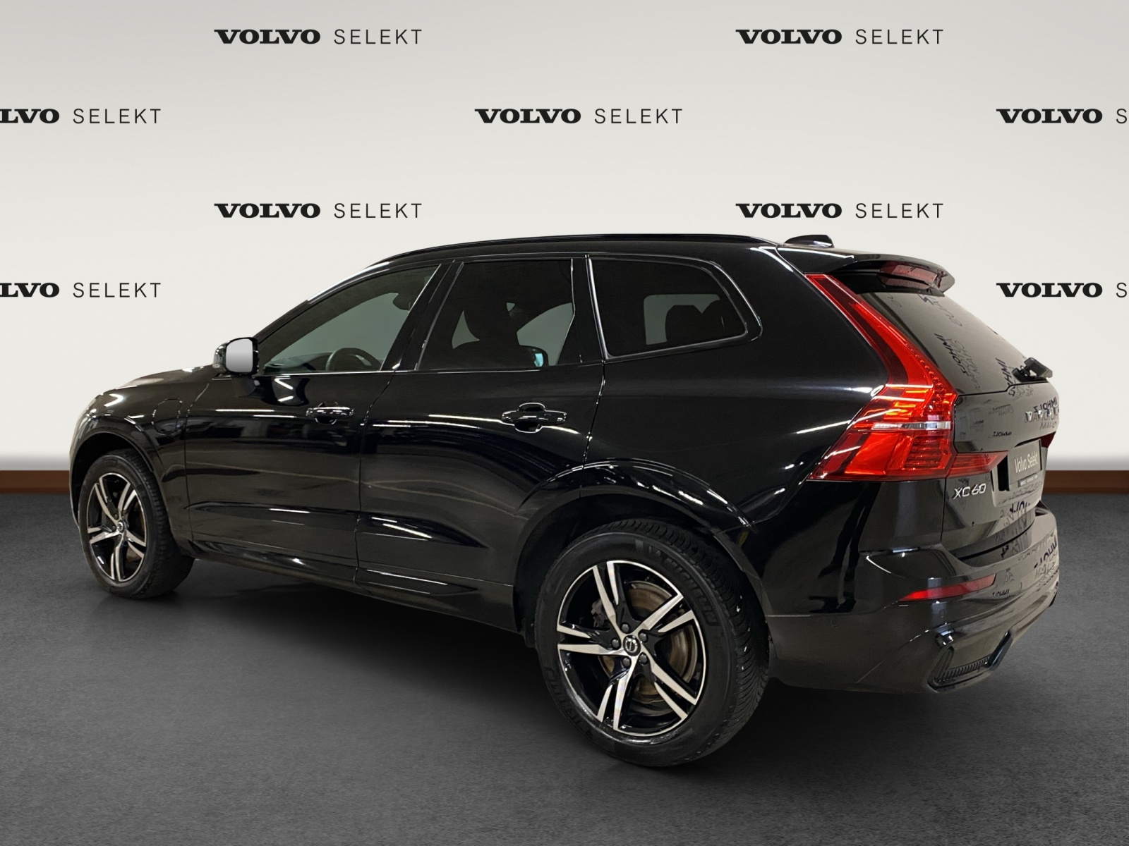 VOLVO XC60 2.0 T6 TE R-Design eAWD-image-2