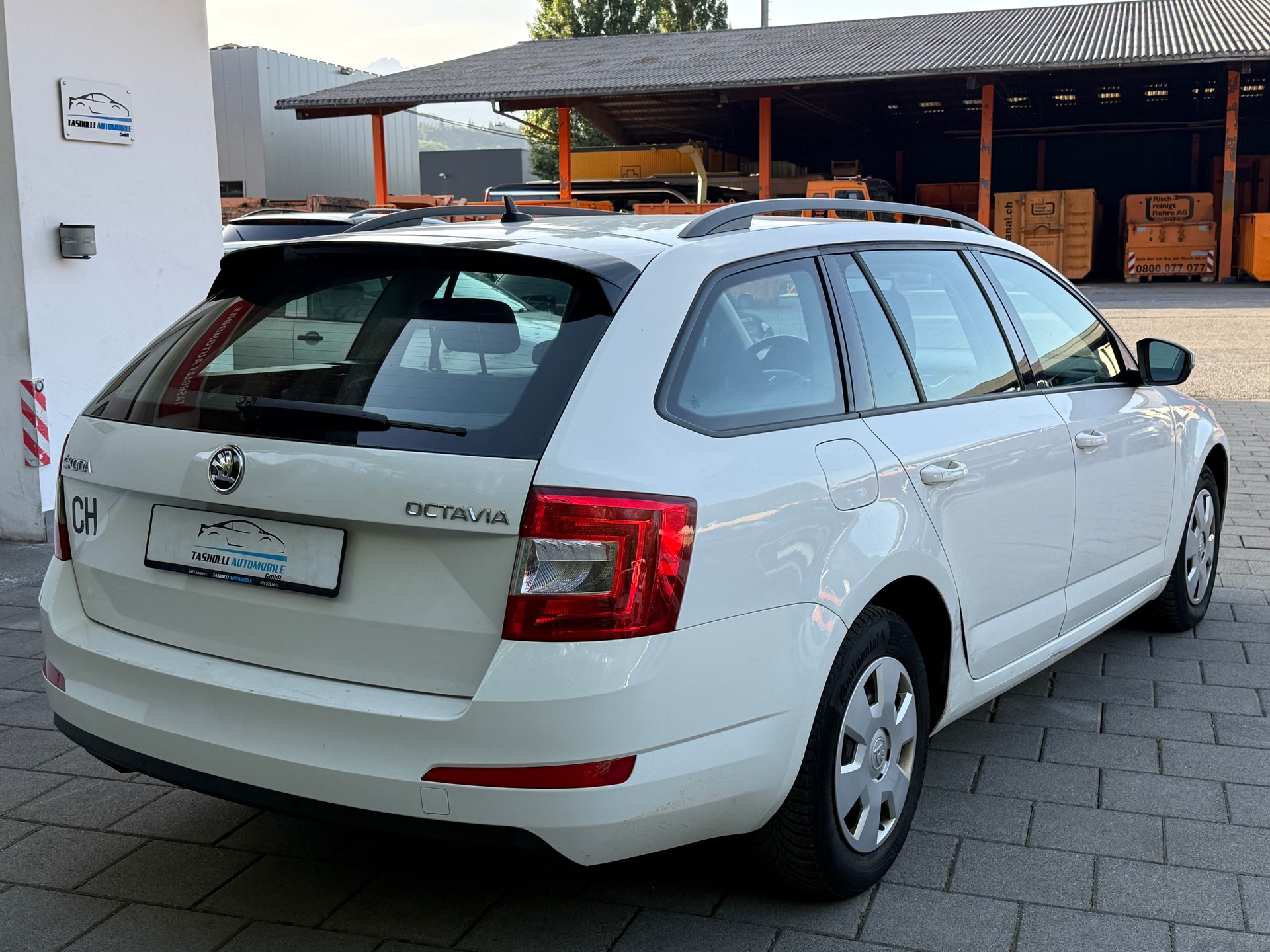 SKODA Octavia Combi 1.6 TDI GreenLine-image-7