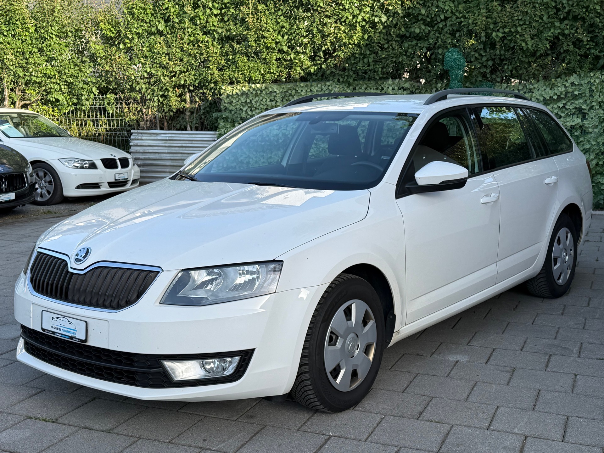 SKODA Octavia Combi 1.6 TDI GreenLine-image-2