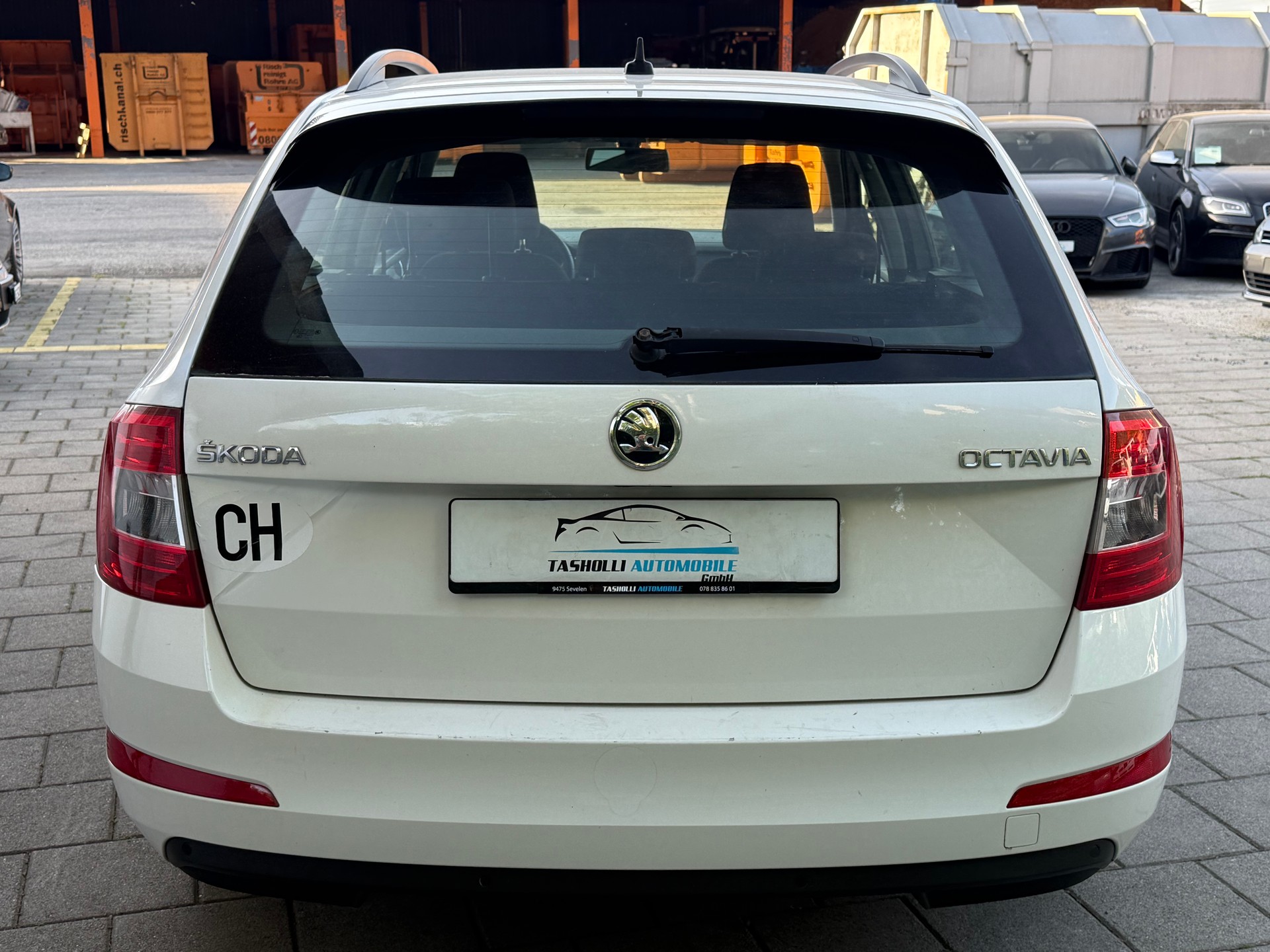 SKODA Octavia Combi 1.6 TDI GreenLine-image-5
