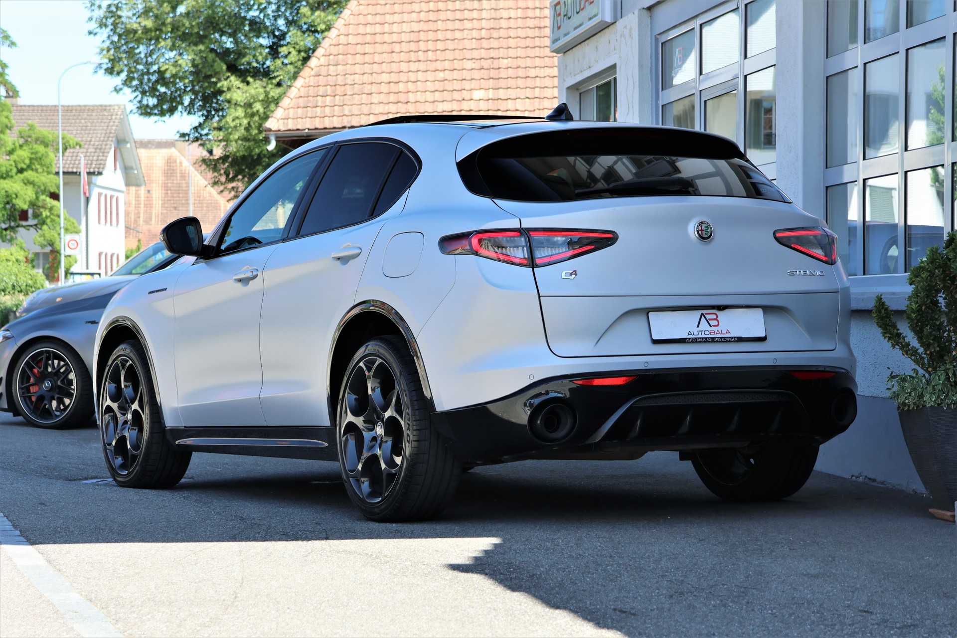 ALFA ROMEO Stelvio 2.0 Competizione Pack Sky Q4 AT8 (CH)-showroom-element-2