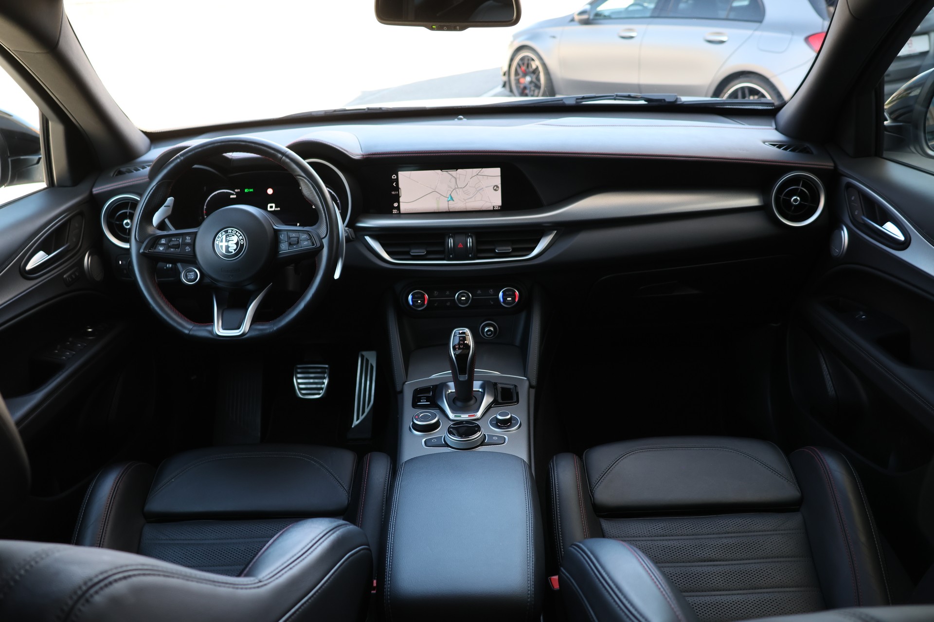 ALFA ROMEO Stelvio 2.0 Competizione Pack Sky Q4 AT8 (CH)-image-16