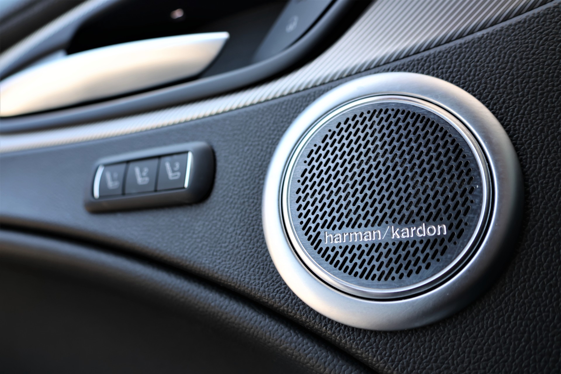 ALFA ROMEO Stelvio 2.0 Competizione Pack Sky Q4 AT8 (CH)-image-12
