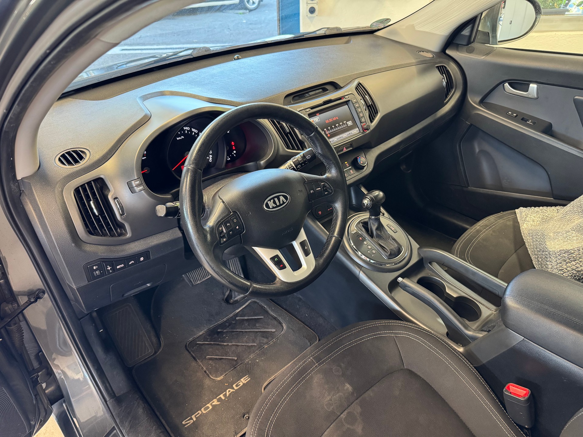 KIA Sportage 2.0 CRDi Trend 4WD Automatic-image-7
