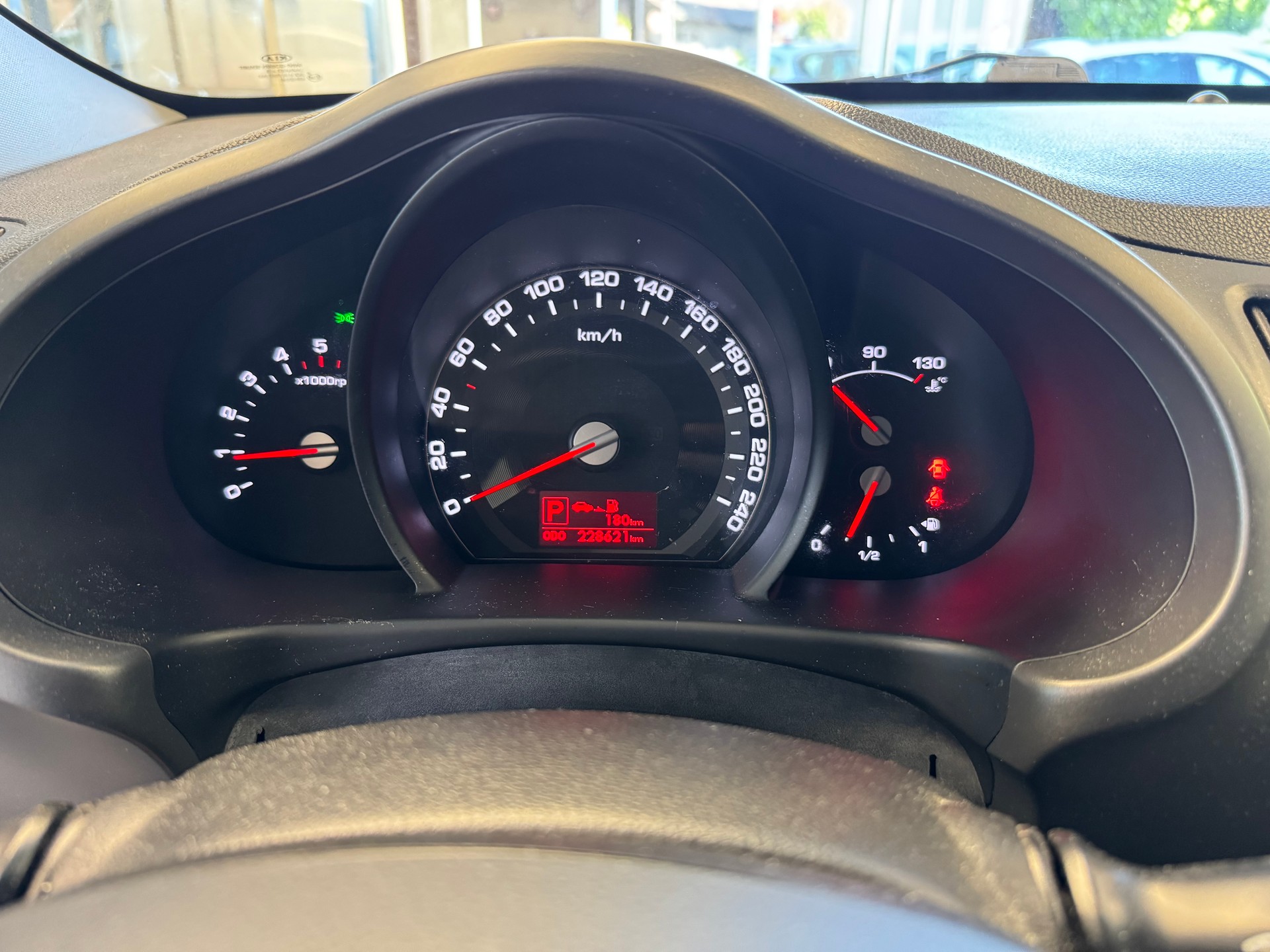KIA Sportage 2.0 CRDi Trend 4WD Automatic-image-8