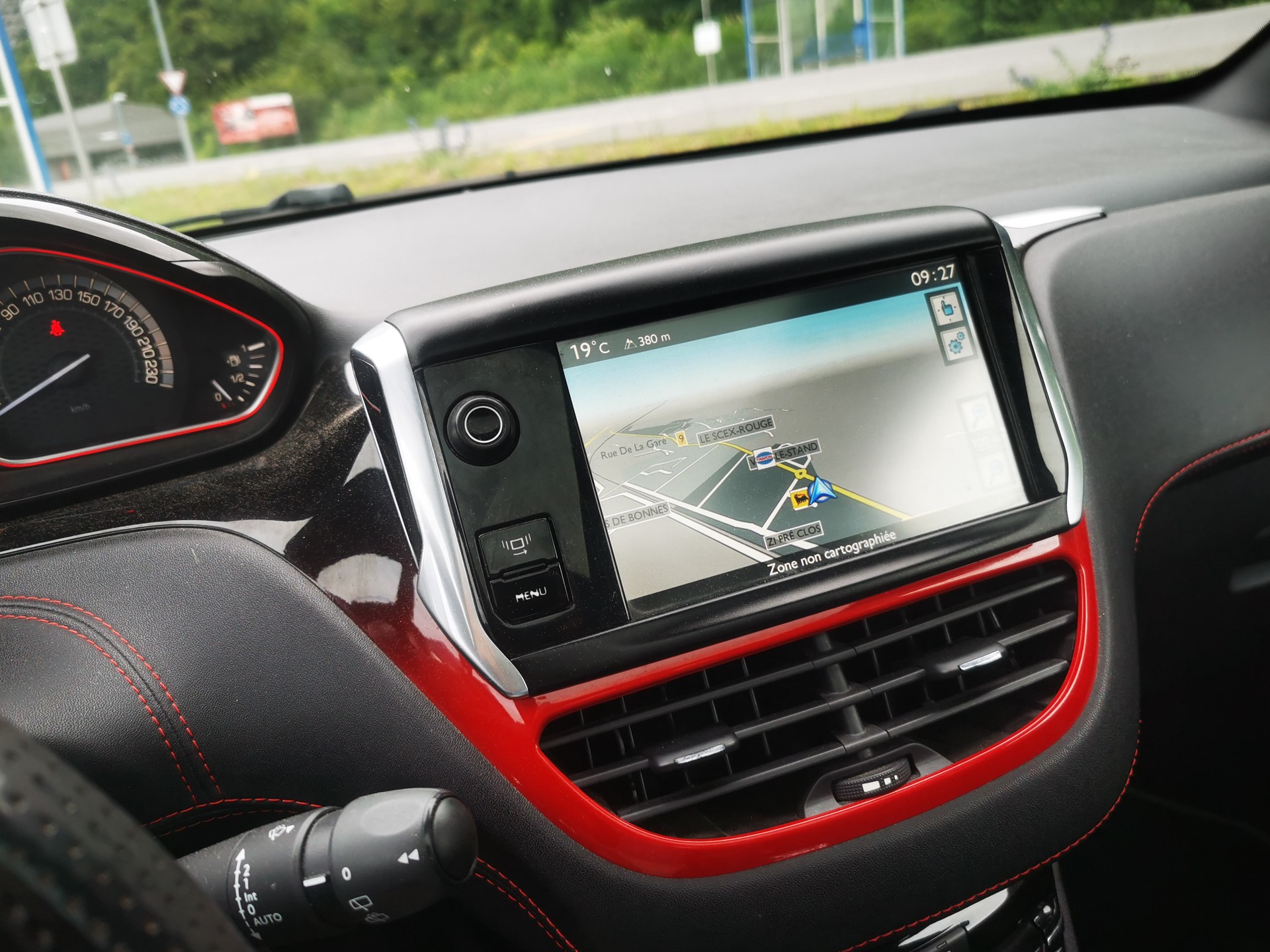 PEUGEOT 208 1.6 Turbo GTi-image-9
