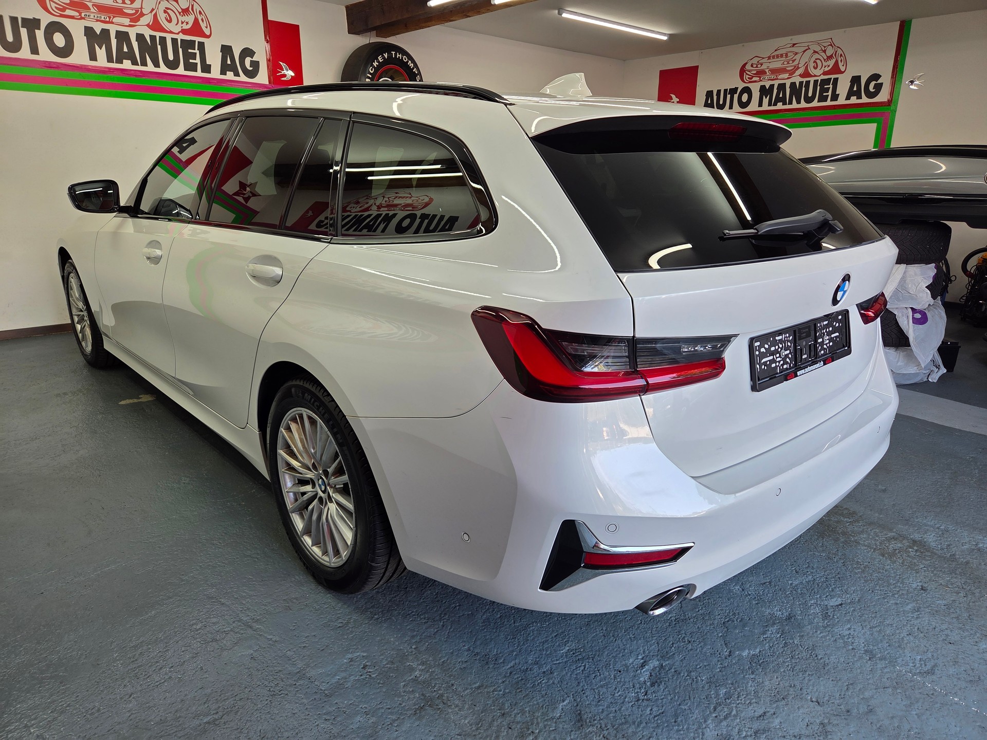 BMW 320d xDrive 48V Touring Luxury Line Steptronic-image-8