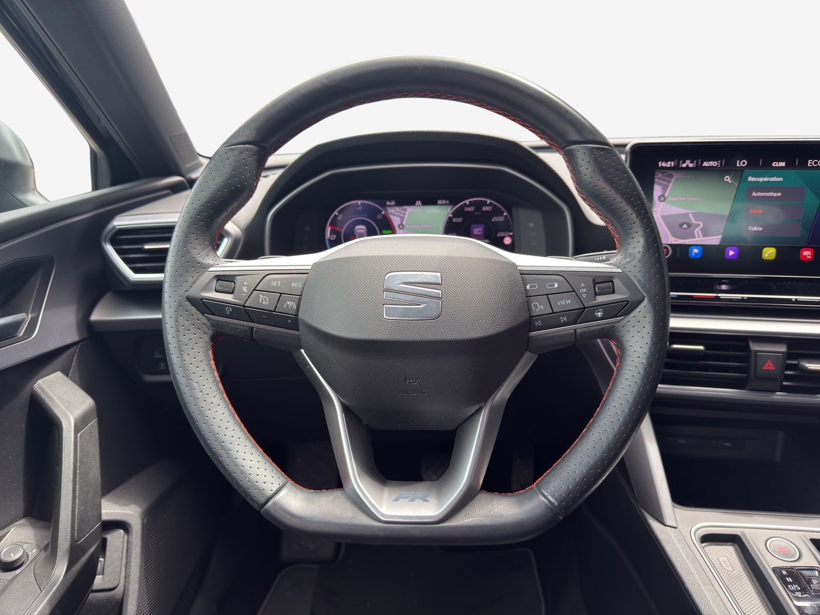SEAT Leon ST 1.4 eHybrid pHEV DSG Hola FR-image-10