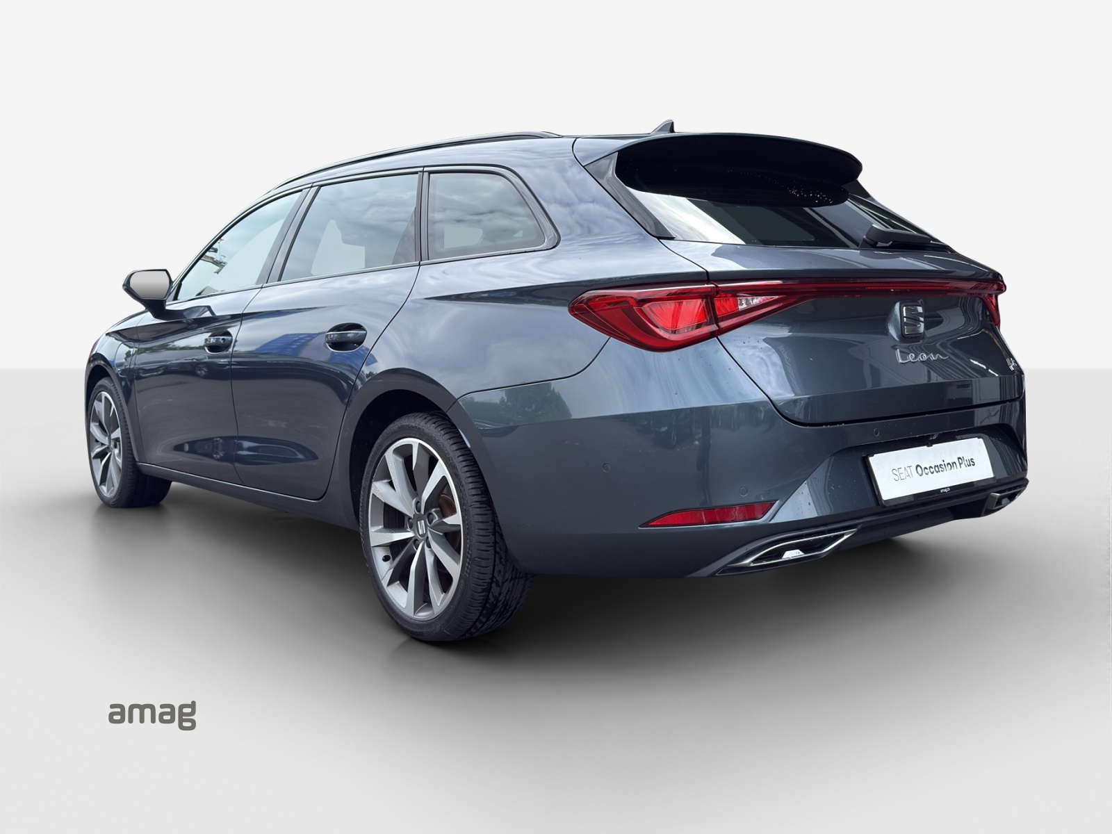 SEAT Leon ST 1.4 eHybrid pHEV DSG Hola FR-image-2