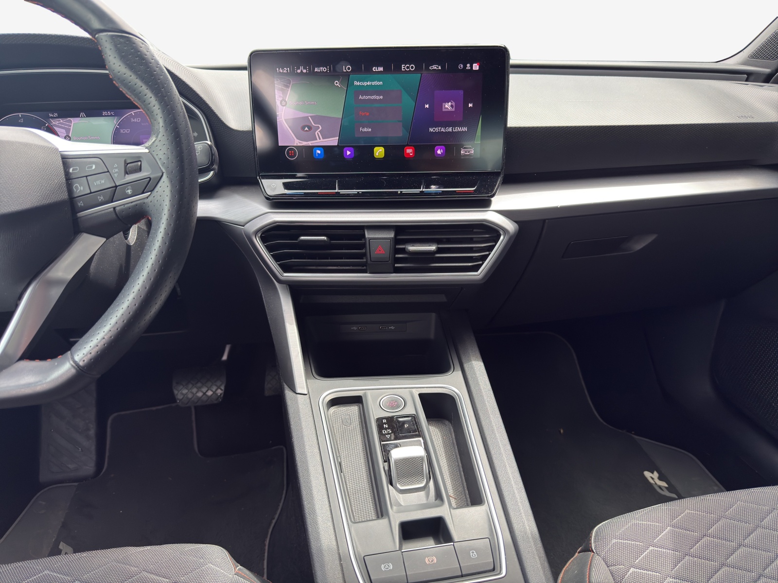 SEAT Leon ST 1.4 eHybrid pHEV DSG Hola FR-image-11