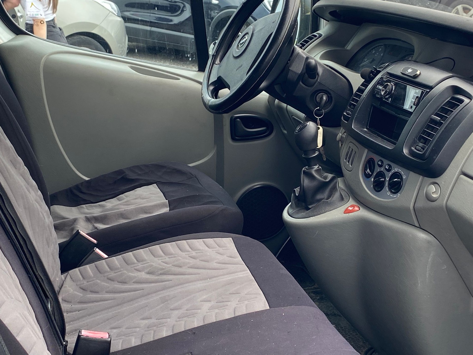 OPEL Vivaro 2.5 CDTI 2.9t L2H1-image-8