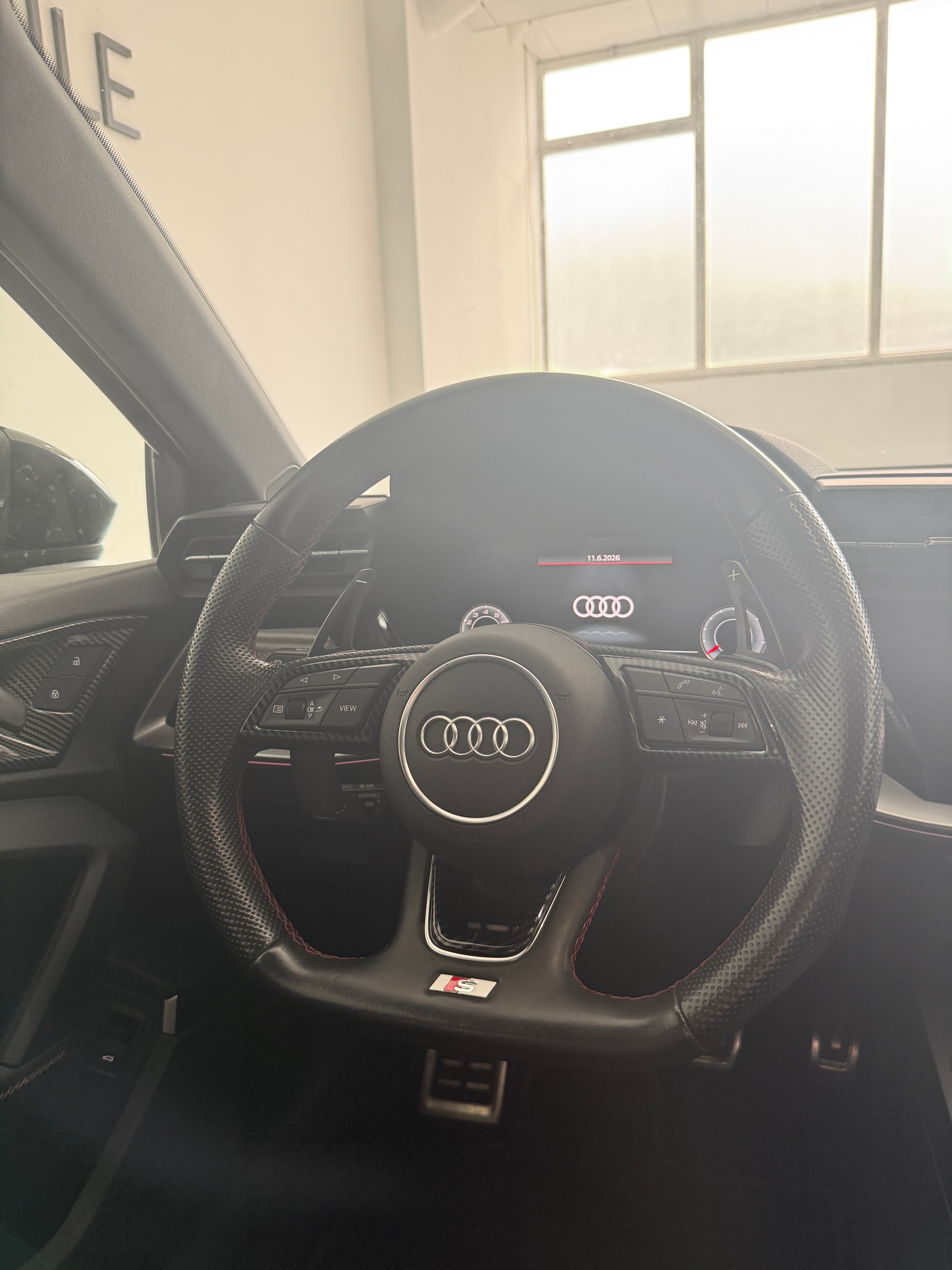 AUDI S3 Limousine 2.0 TFSI quattro S-tronic-image-10