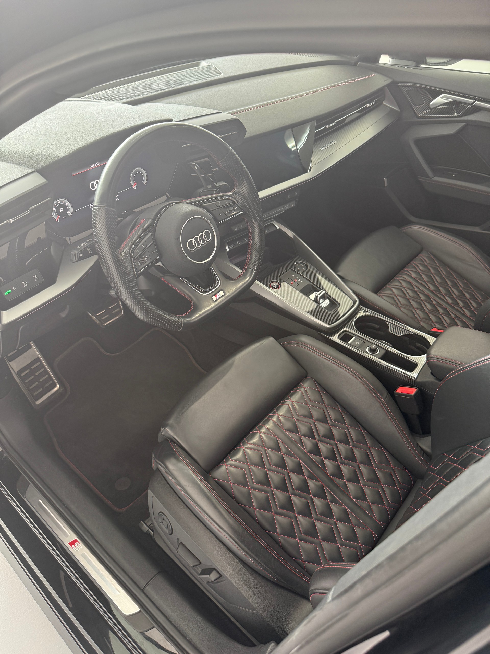 AUDI S3 Limousine 2.0 TFSI quattro S-tronic-image-6