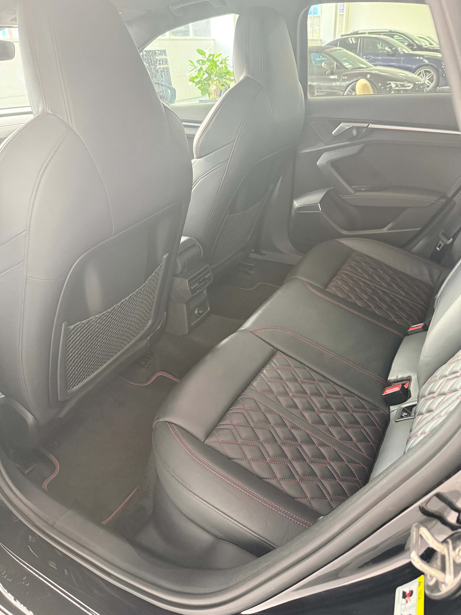 AUDI S3 Limousine 2.0 TFSI quattro S-tronic-image-12