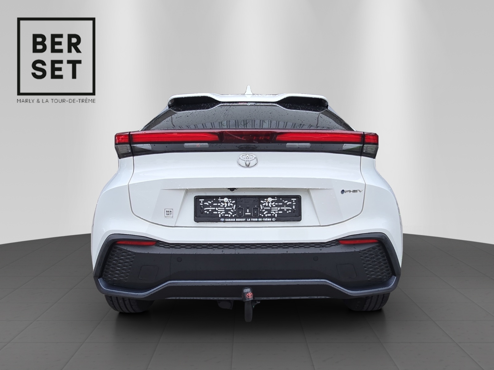TOYOTA C-HR 2.0 PHEV Swiss Edition-showroom-element-3