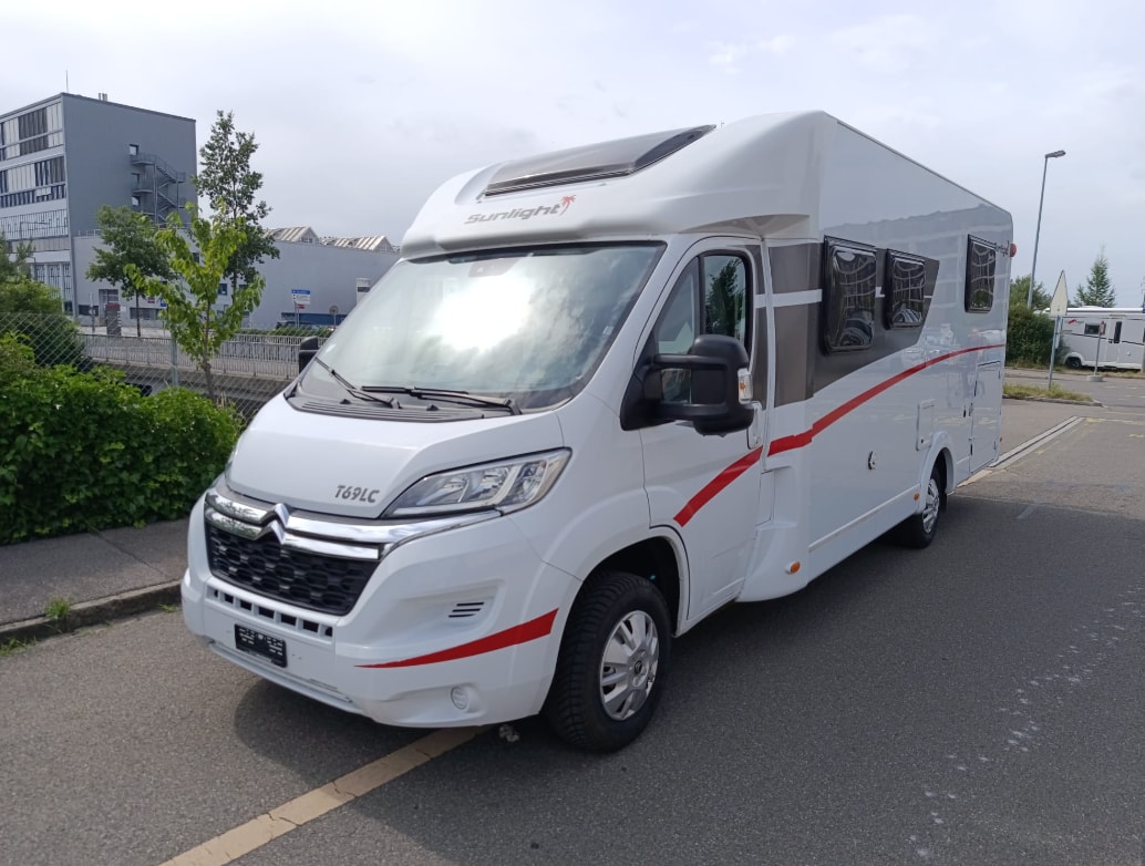 SUNLIGHT T67 LC ***Hervorragendes Preis-Leistungs-Verhältnis***Solar Panel *Wechselrichter 2000W *Rückfahrkamera *Navigation *